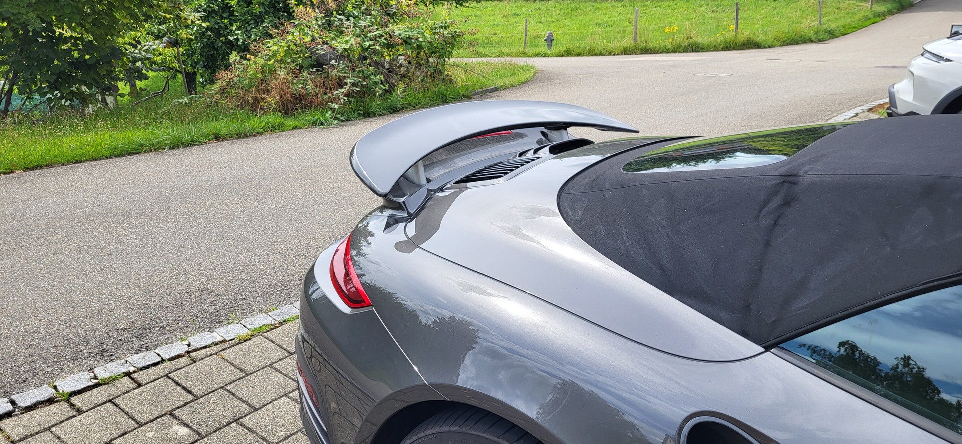 PORSCHE 911 Turbo S Cabrio PDK-image-13