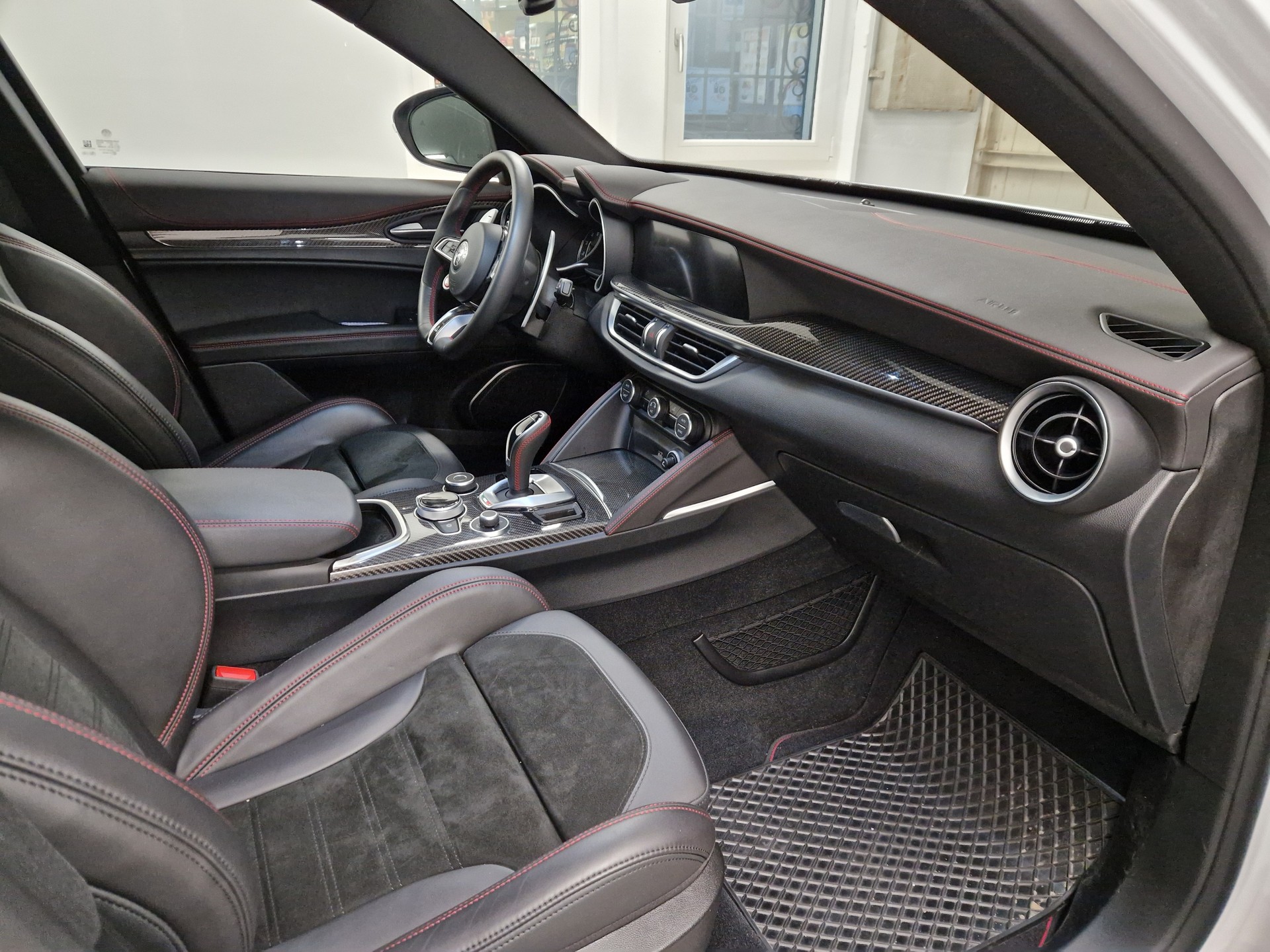 ALFA ROMEO Stelvio 2.9 V6 Quadrifoglio Q4 Automatic-image-3