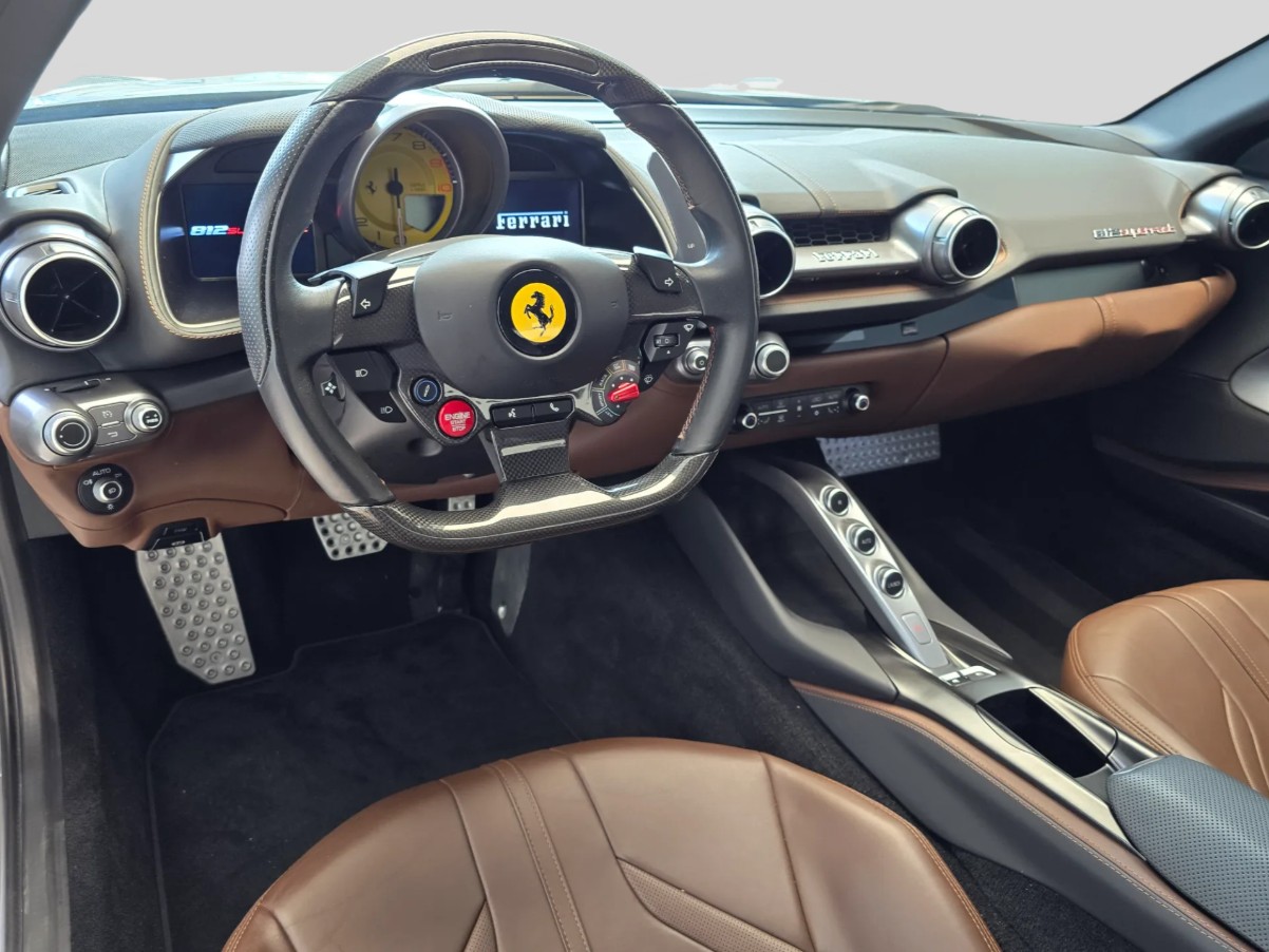 FERRARI 812 Superfast-image-10