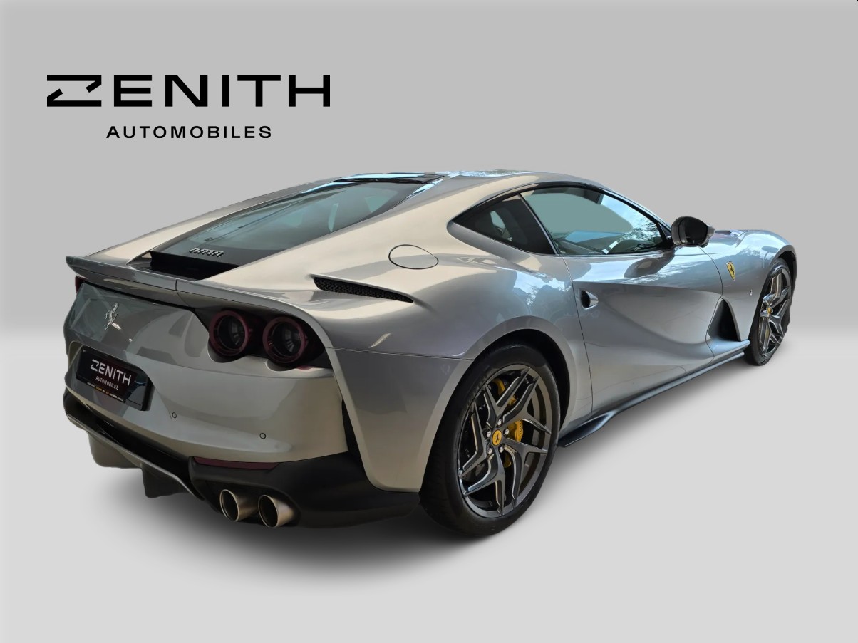 FERRARI 812 Superfast-image-4