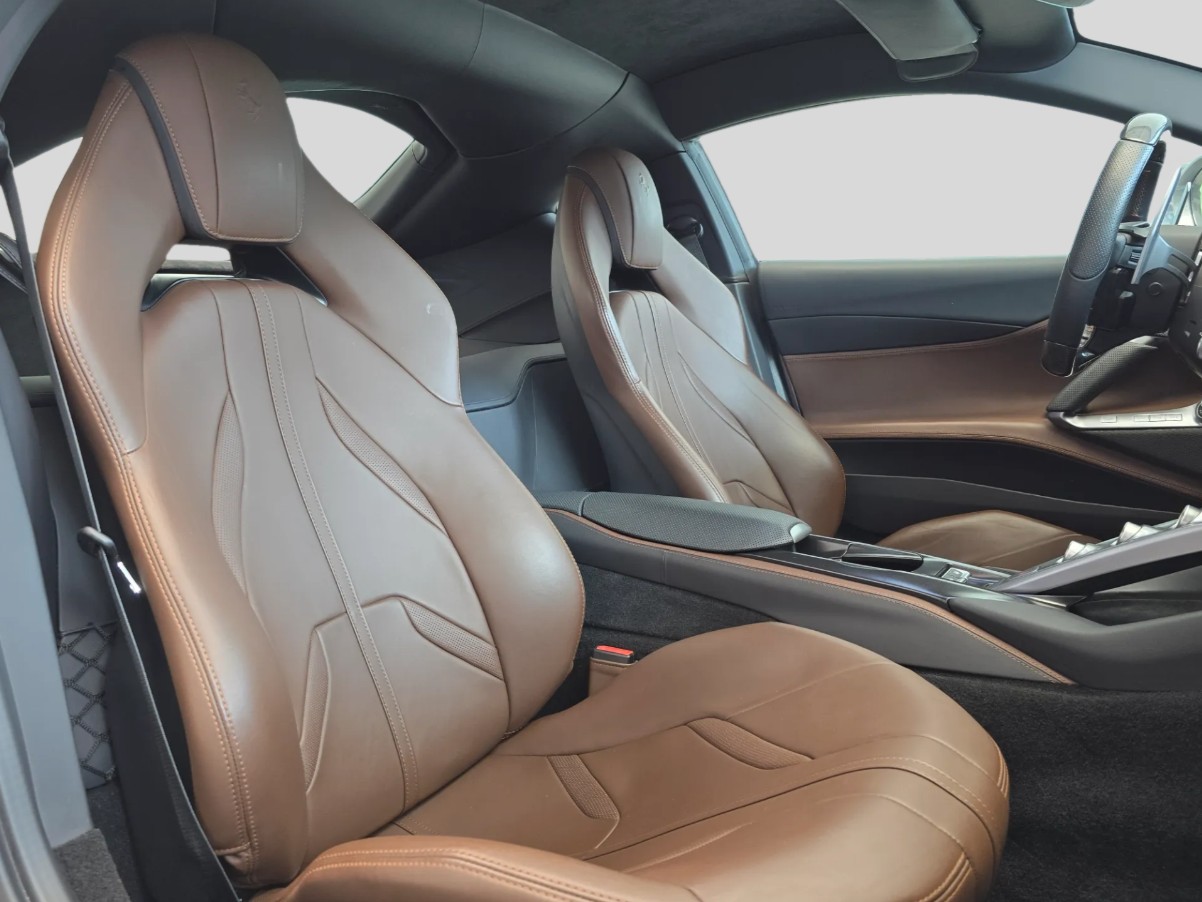 FERRARI 812 Superfast-image-12
