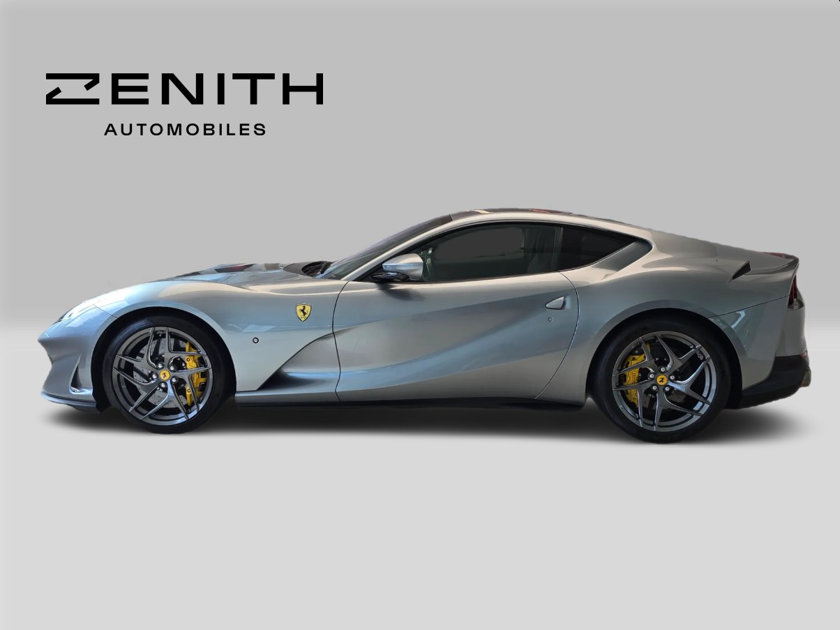 FERRARI 812 Superfast-image-7