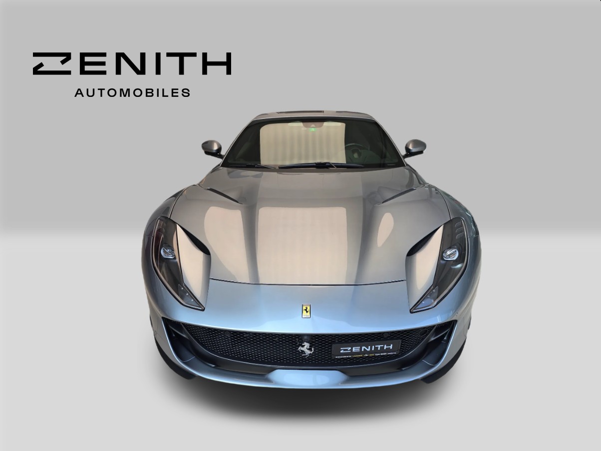 FERRARI 812 Superfast-image-1