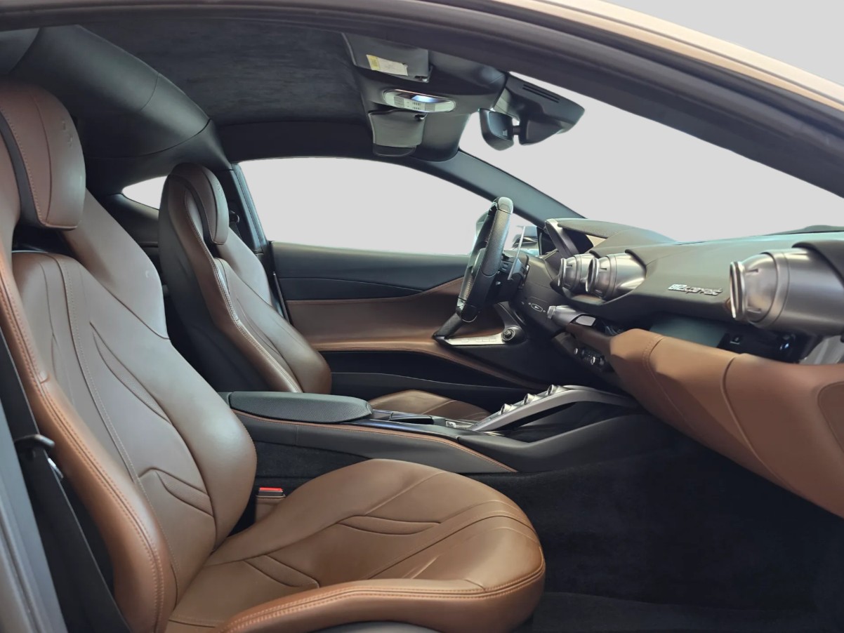 FERRARI 812 Superfast-image-11