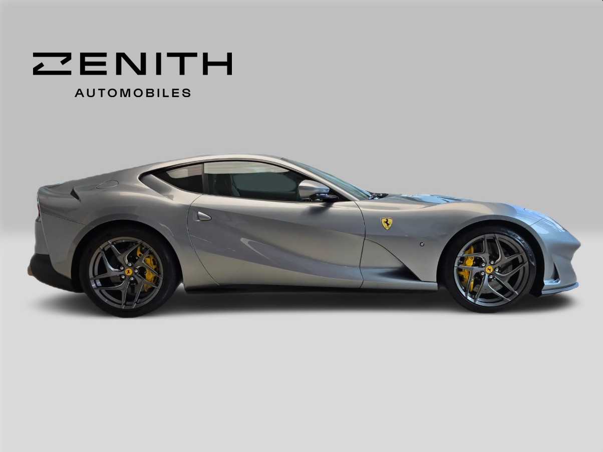 FERRARI 812 Superfast-image-3