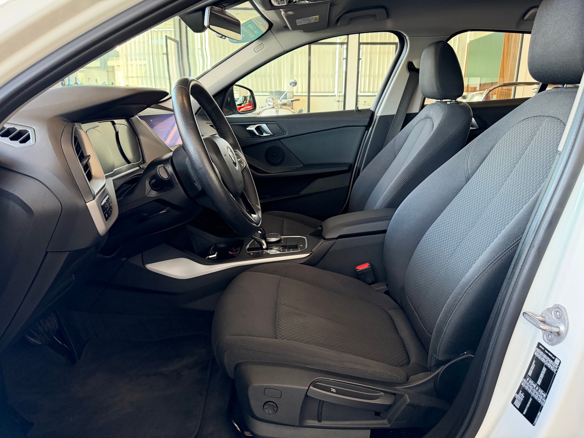 BMW 116d Steptronic-image-10