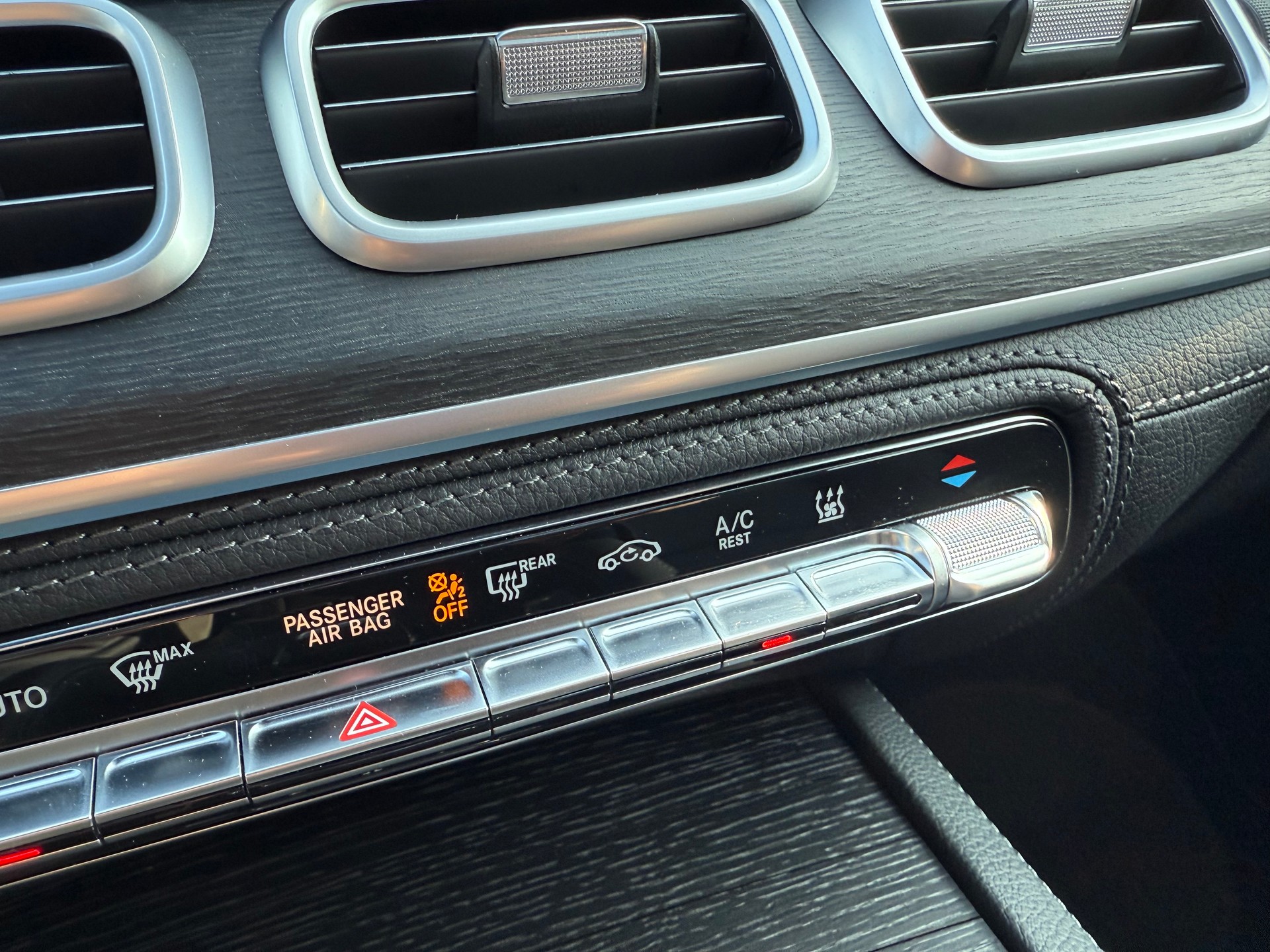 MERCEDES-BENZ GLE 300 d 4Matic-image-14