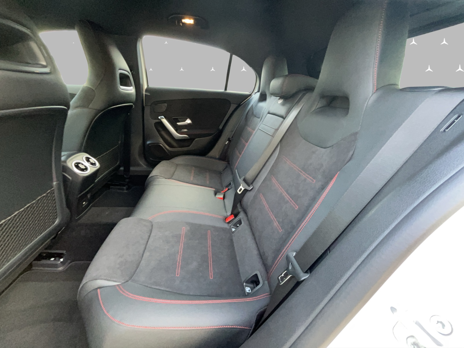 MERCEDES-BENZ A 180 7G-DCT-image-10