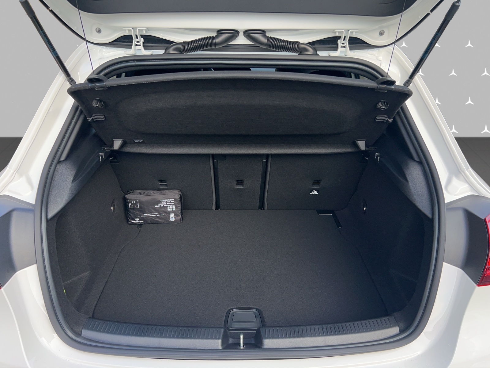 MERCEDES-BENZ A 180 7G-DCT-image-7