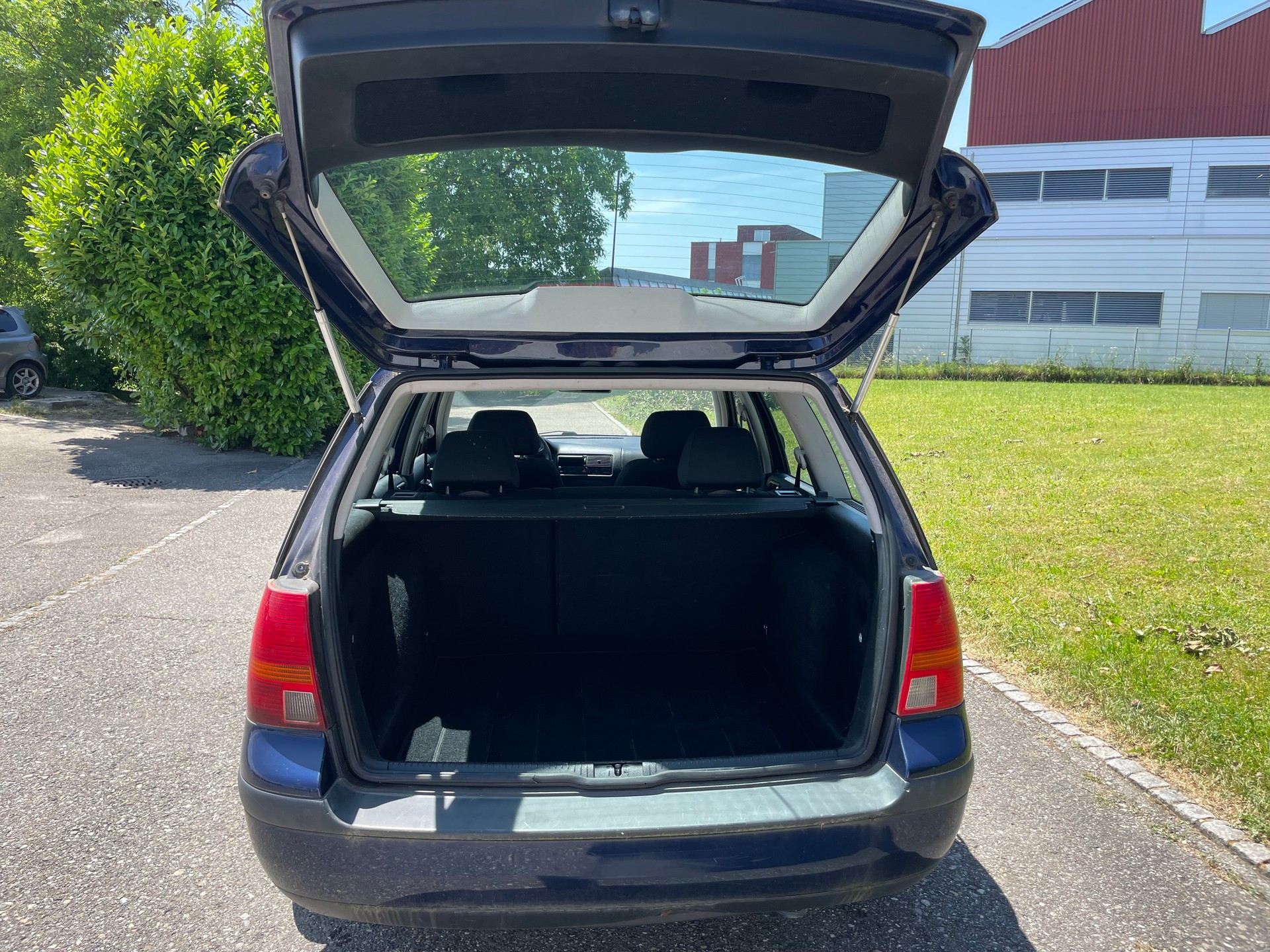VW Golf Variant 1.6 16V Trendline-image-9