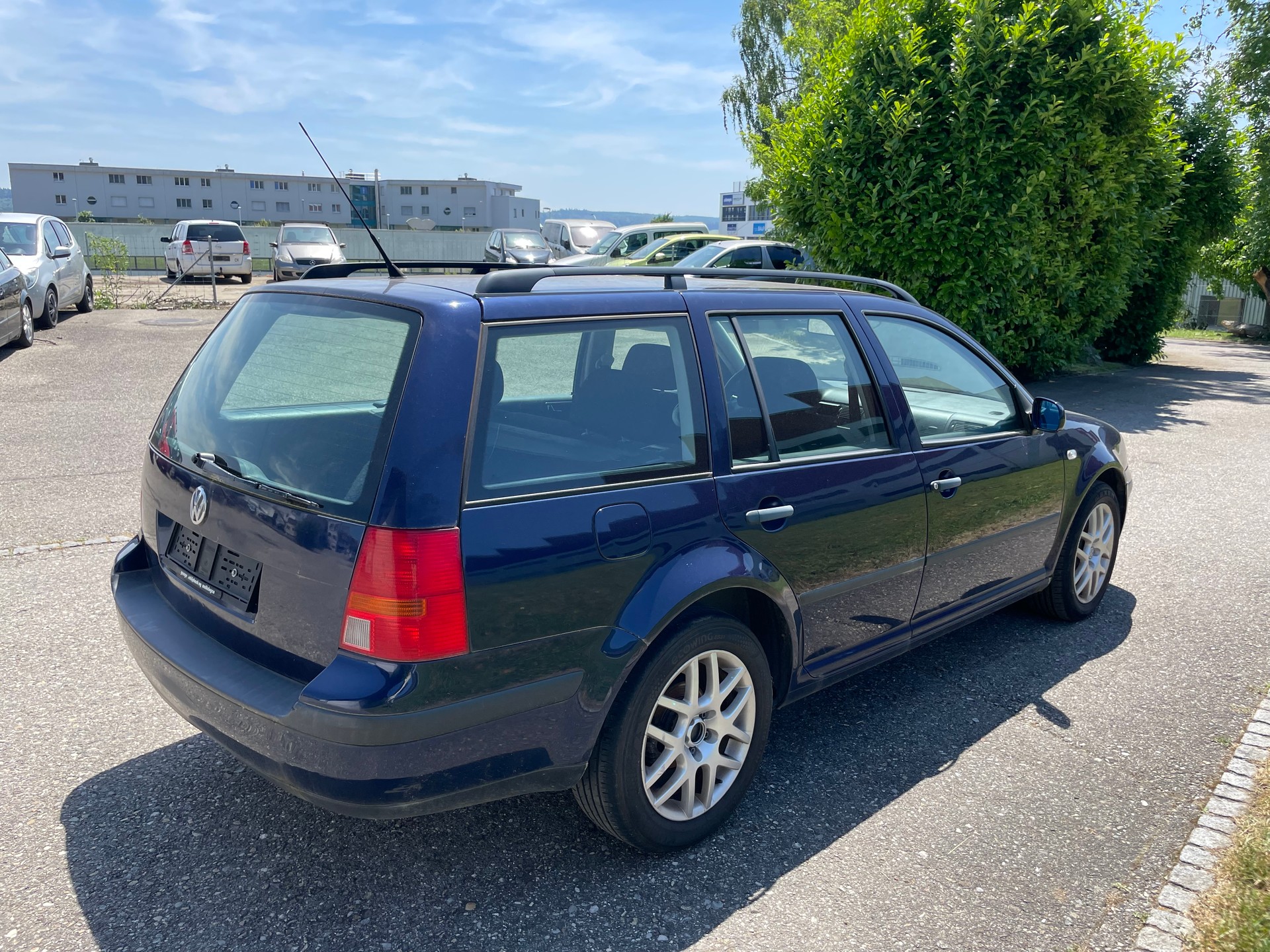 VW Golf Variant 1.6 16V Trendline-image-4