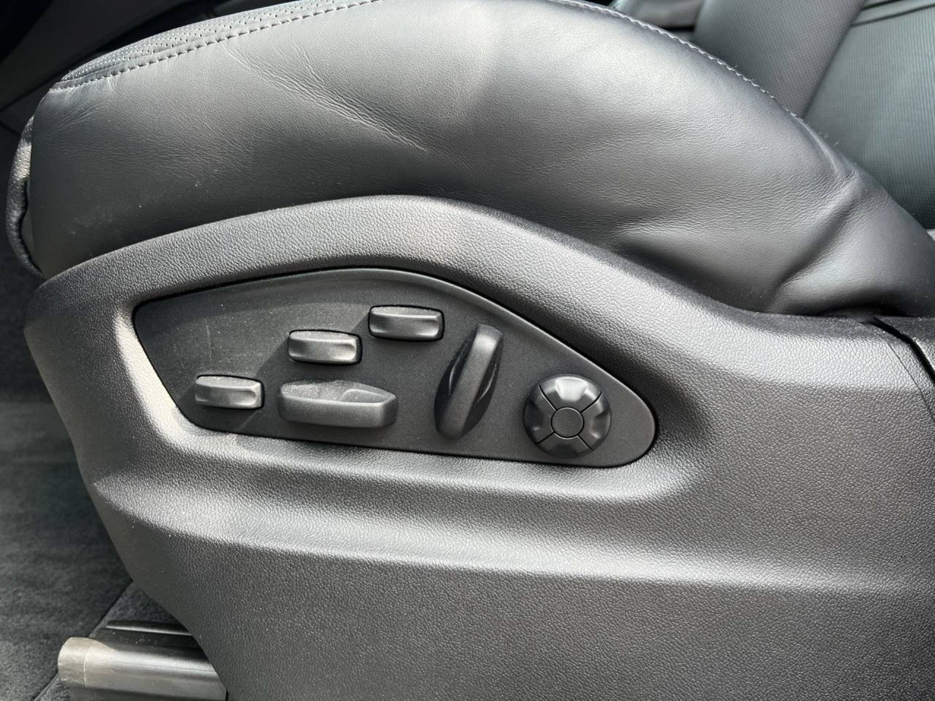 PORSCHE Cayenne E-Hybrid-image-22