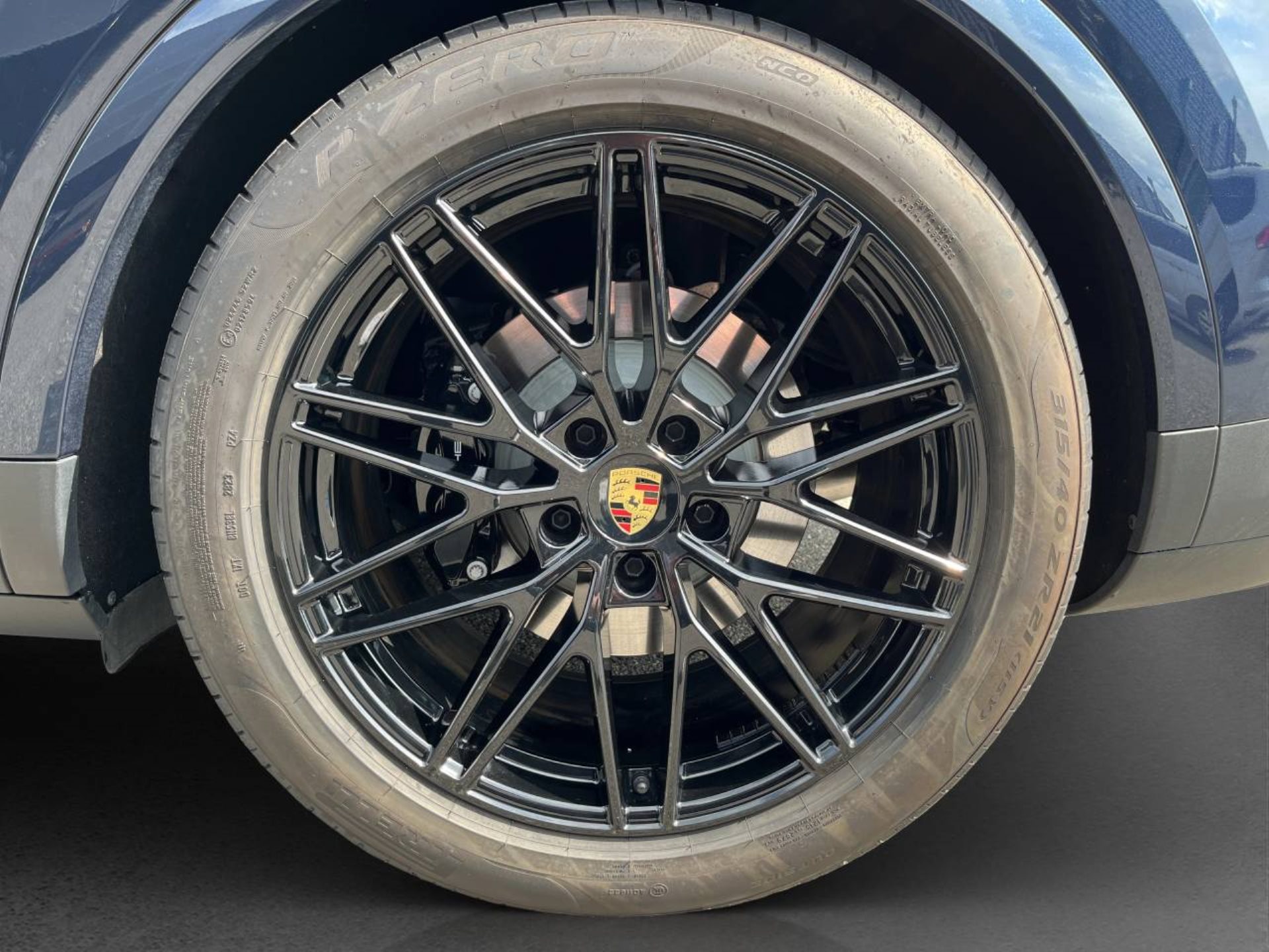PORSCHE Cayenne E-Hybrid-image-21