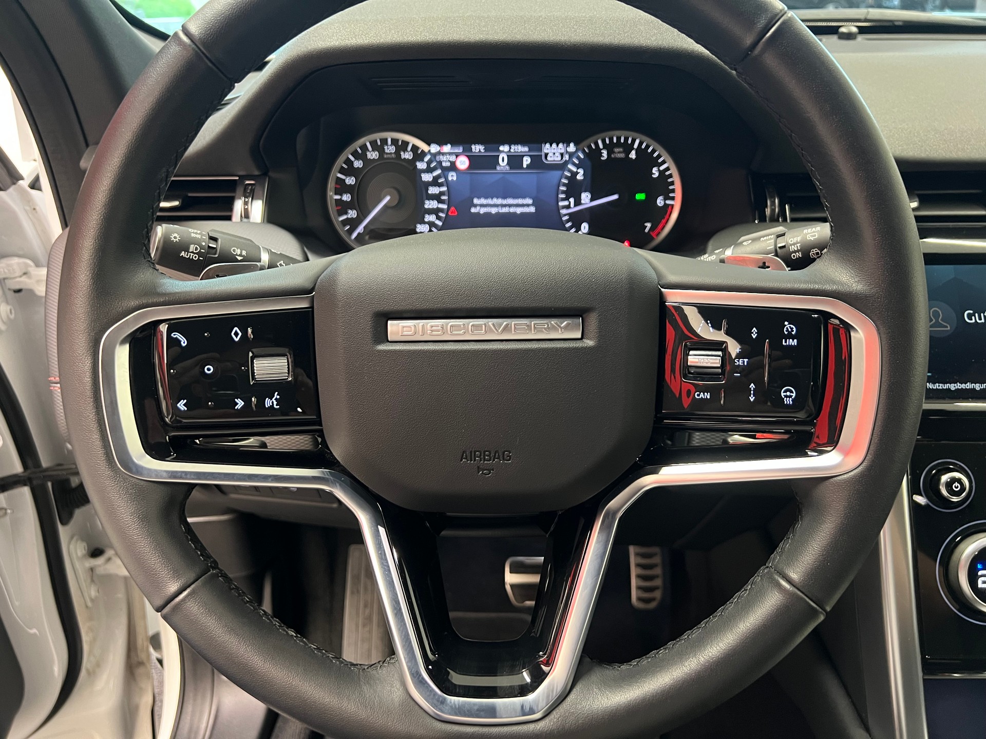 LAND ROVER Discovery Sport R Dyn P200 2.0 Si4 MHEV SE AT9-image-29