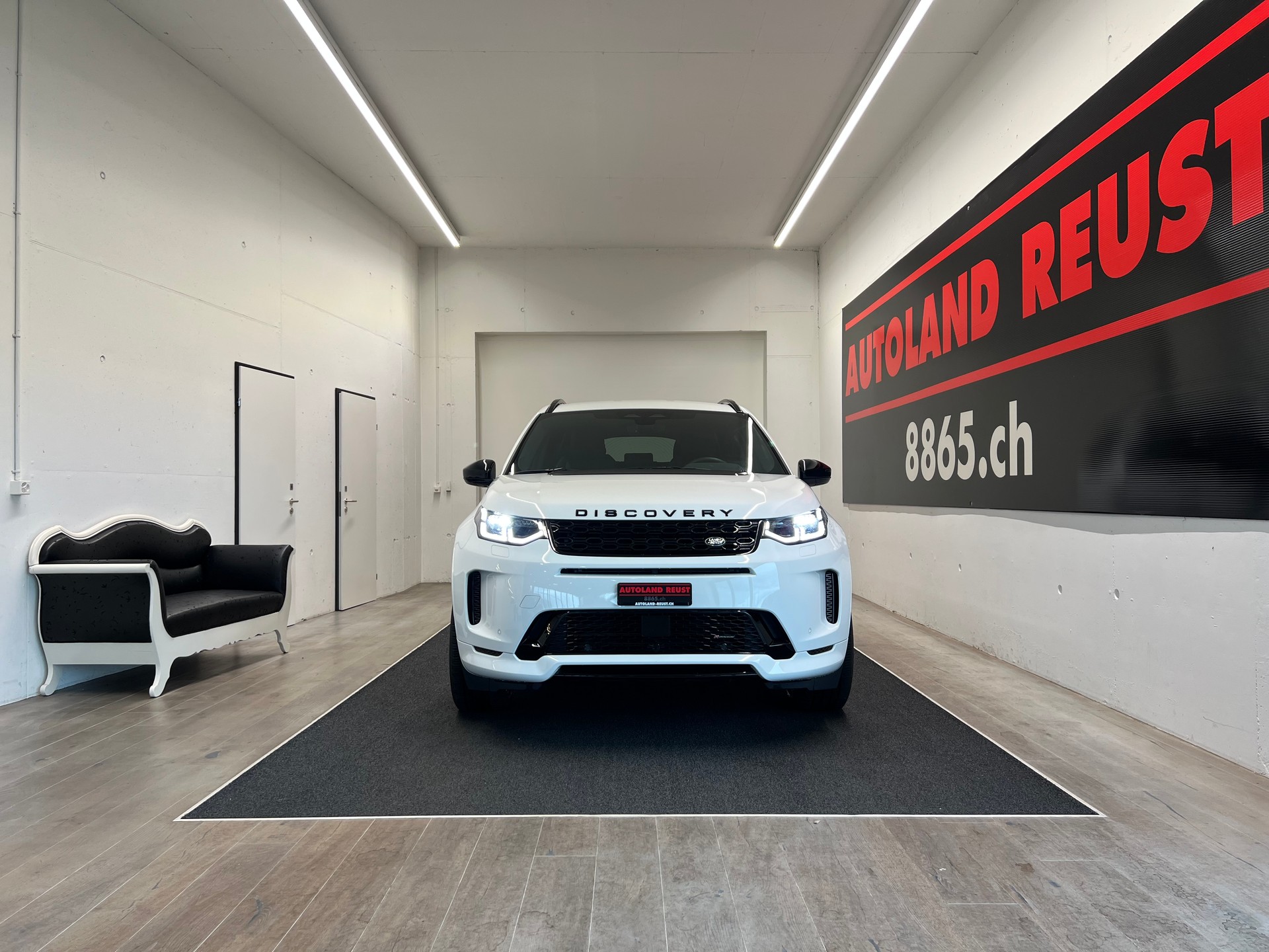 LAND ROVER Discovery Sport R Dyn P200 2.0 Si4 MHEV SE AT9-image-1