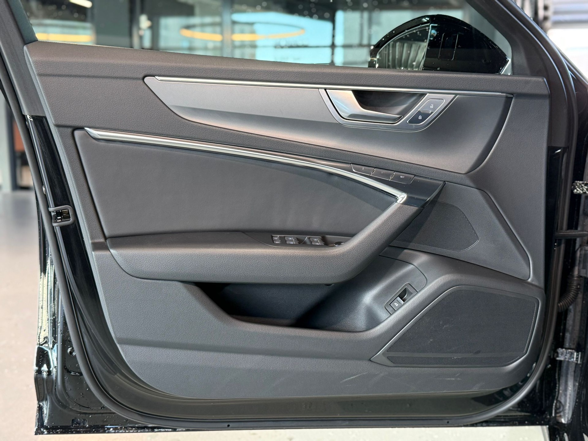 AUDI A6 Avant 40 TDI advanced S-tronic Quattro-image-16