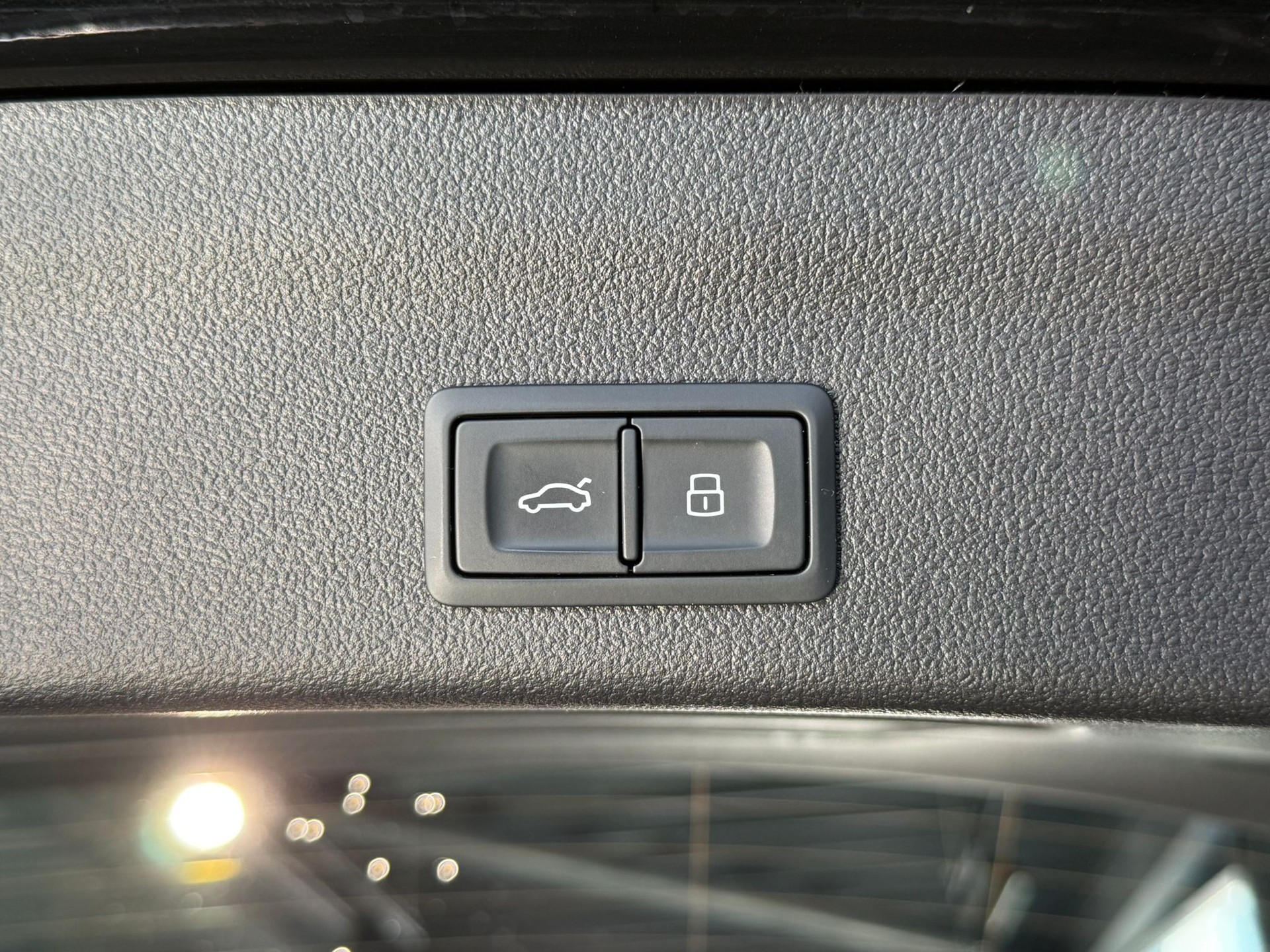 AUDI A6 Avant 40 TDI advanced S-tronic Quattro-image-20