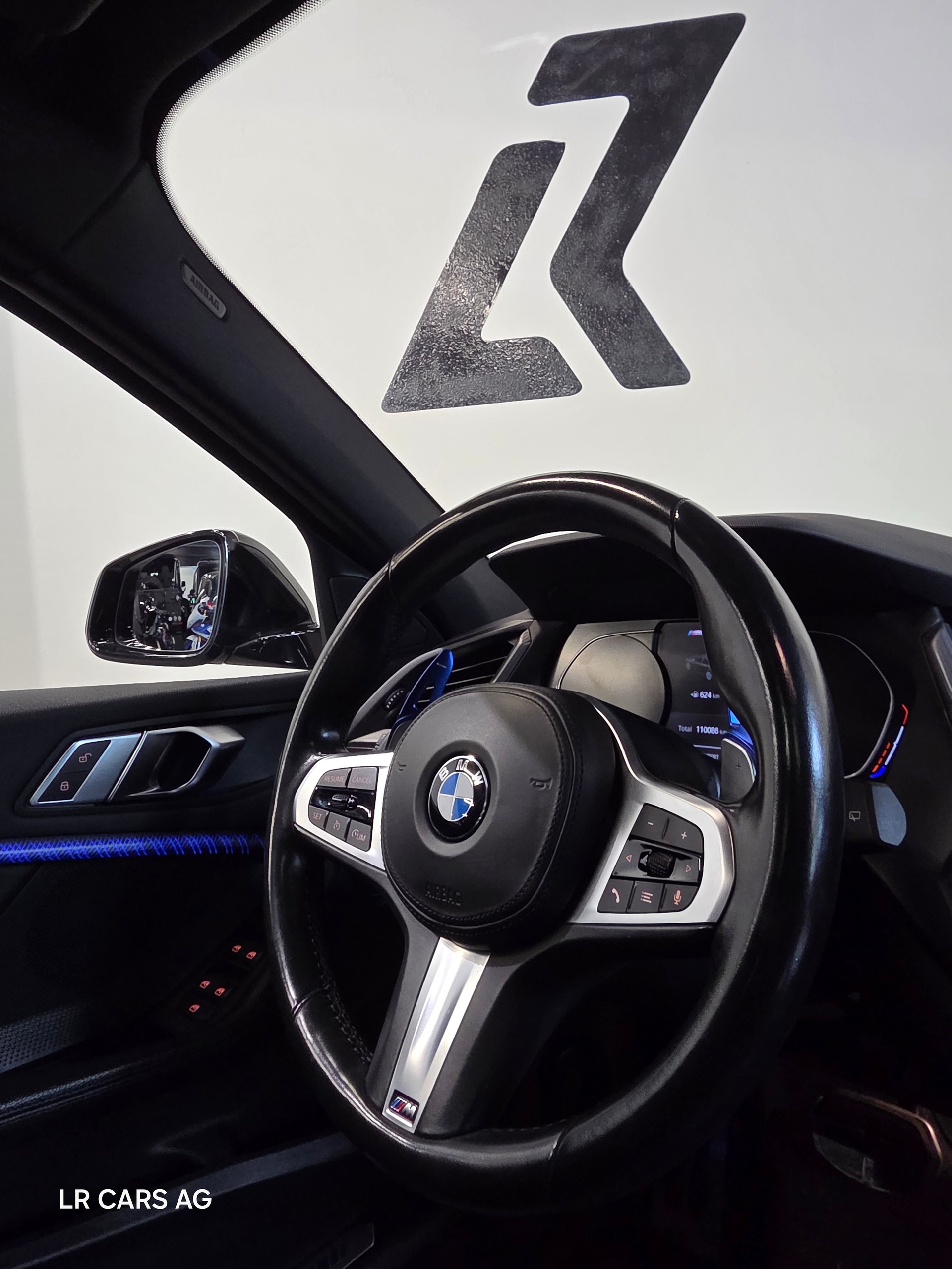 BMW BMW M135i xDrive Steptronic-image-11