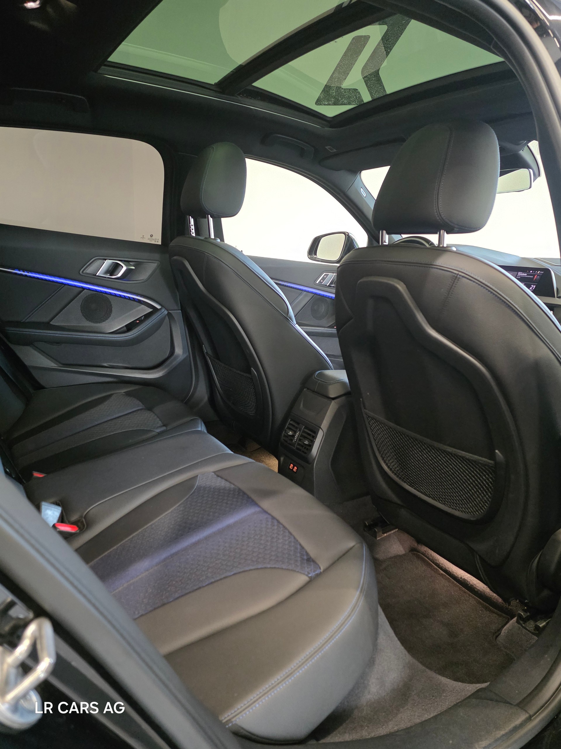 BMW BMW M135i xDrive Steptronic-image-9