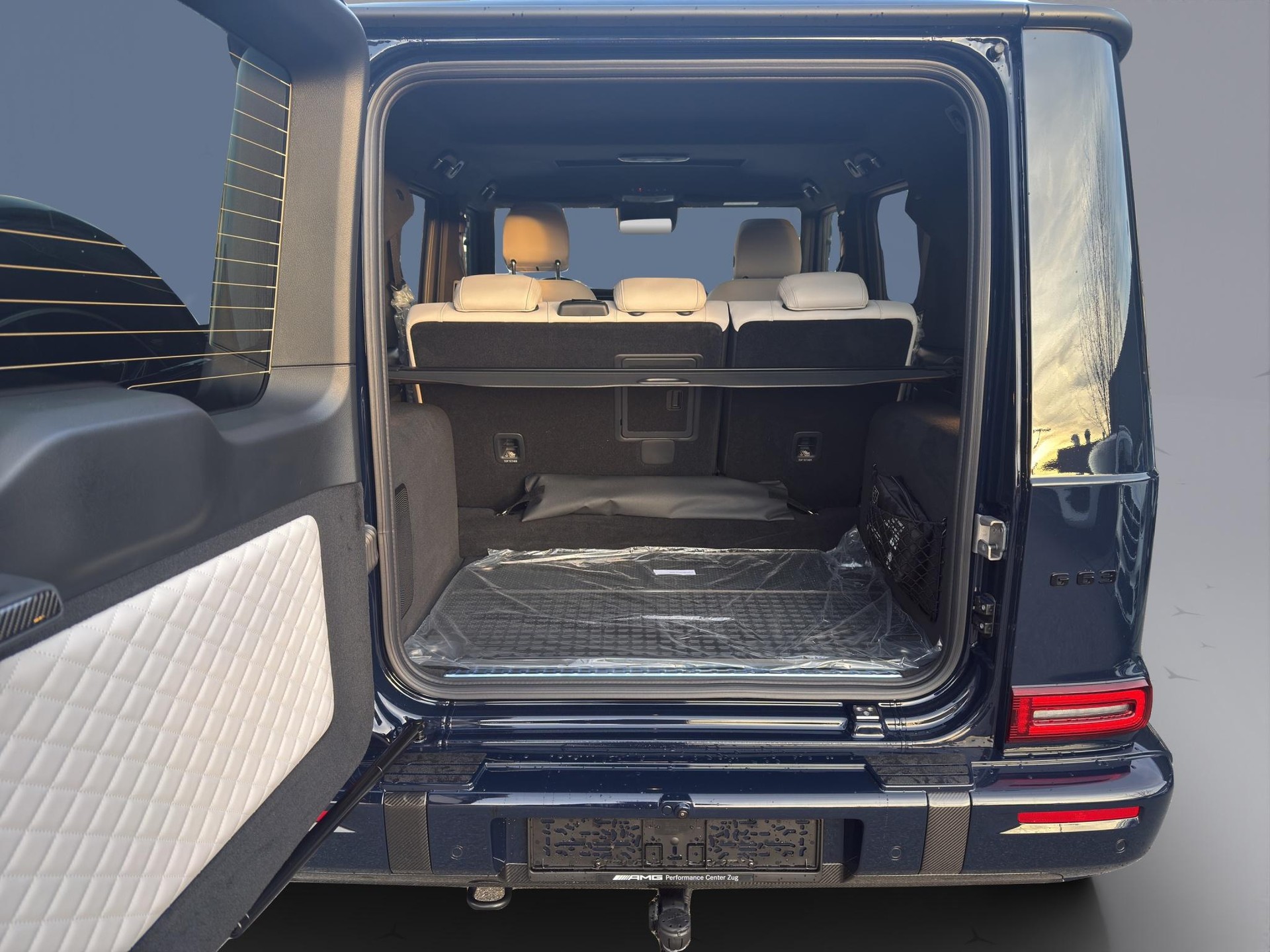 MERCEDES-BENZ G 63 AMG-image-18