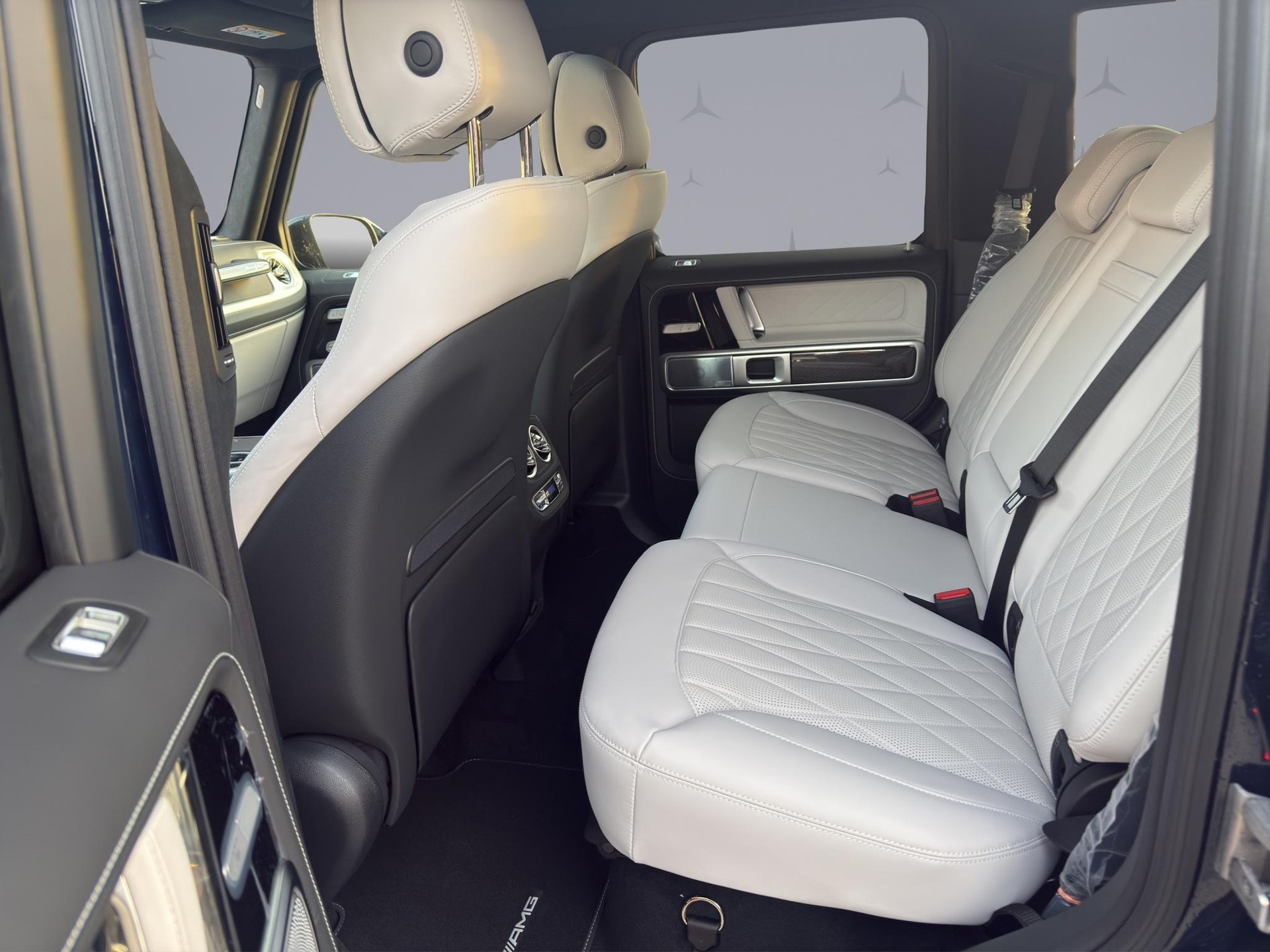 MERCEDES-BENZ G 63 AMG-image-11