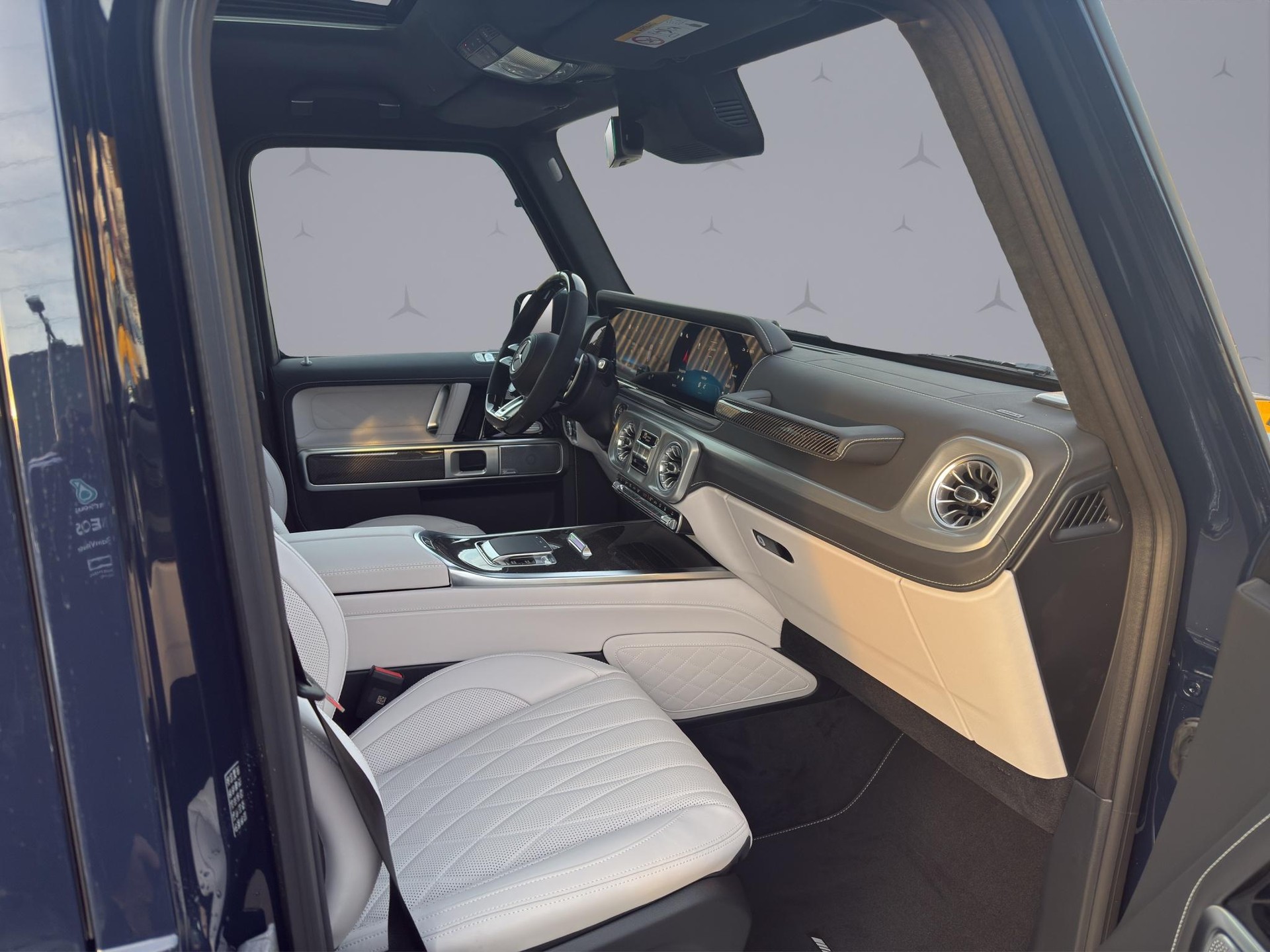 MERCEDES-BENZ G 63 AMG-image-16