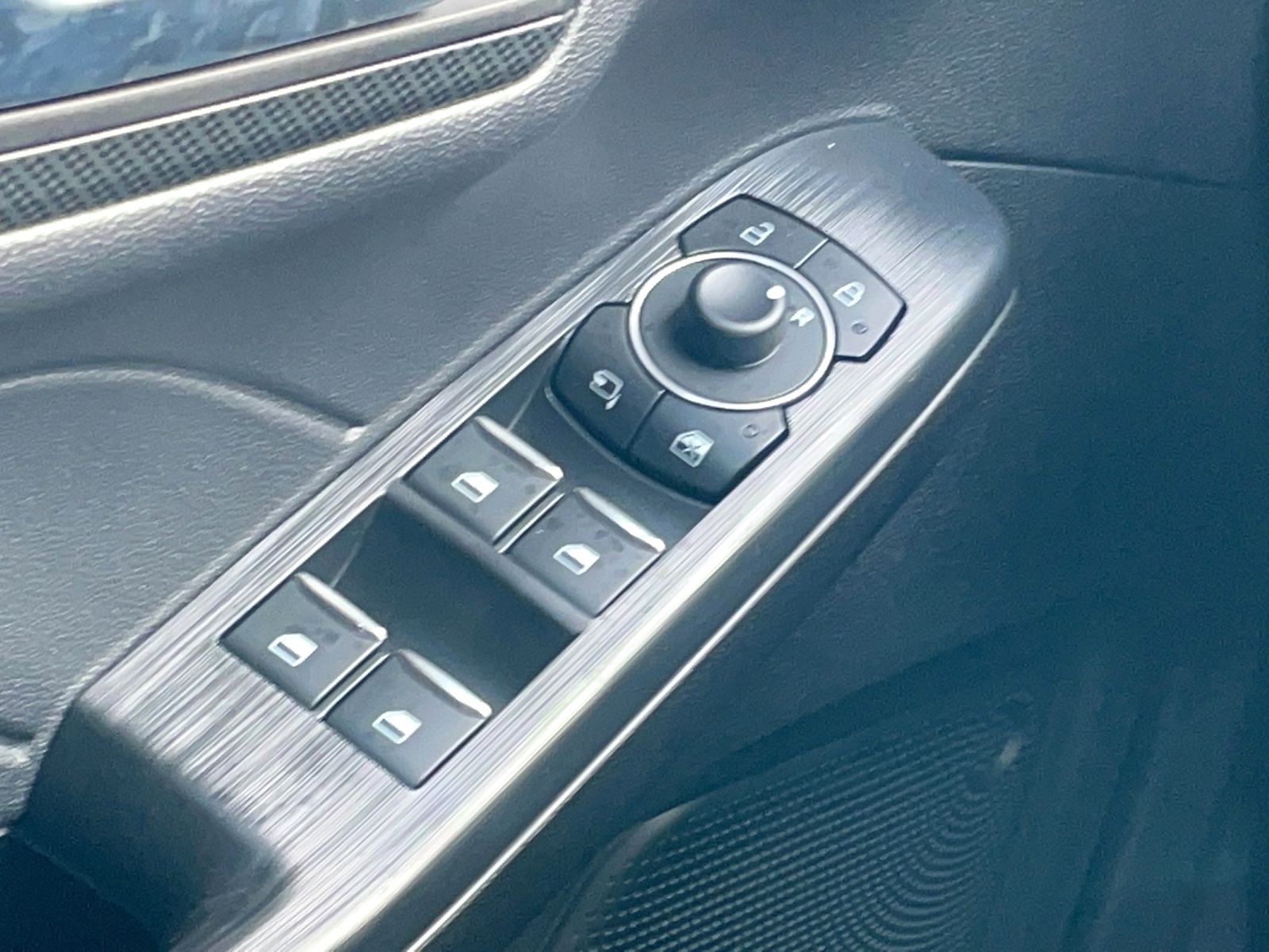 FORD Kuga 2.5 Plug-in Hybrid ST-Line X-image-12