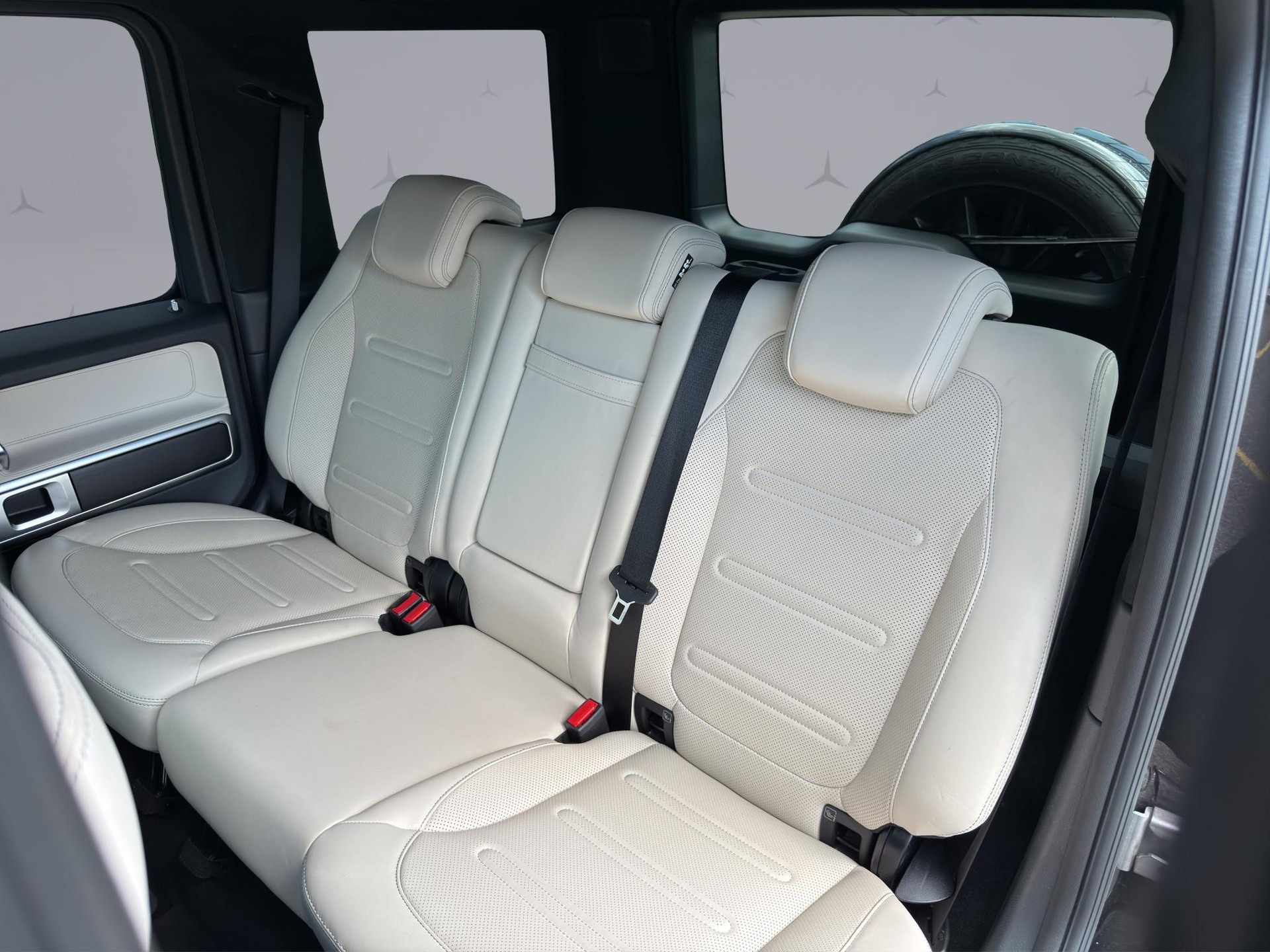 MERCEDES-BENZ G 400 d-image-11
