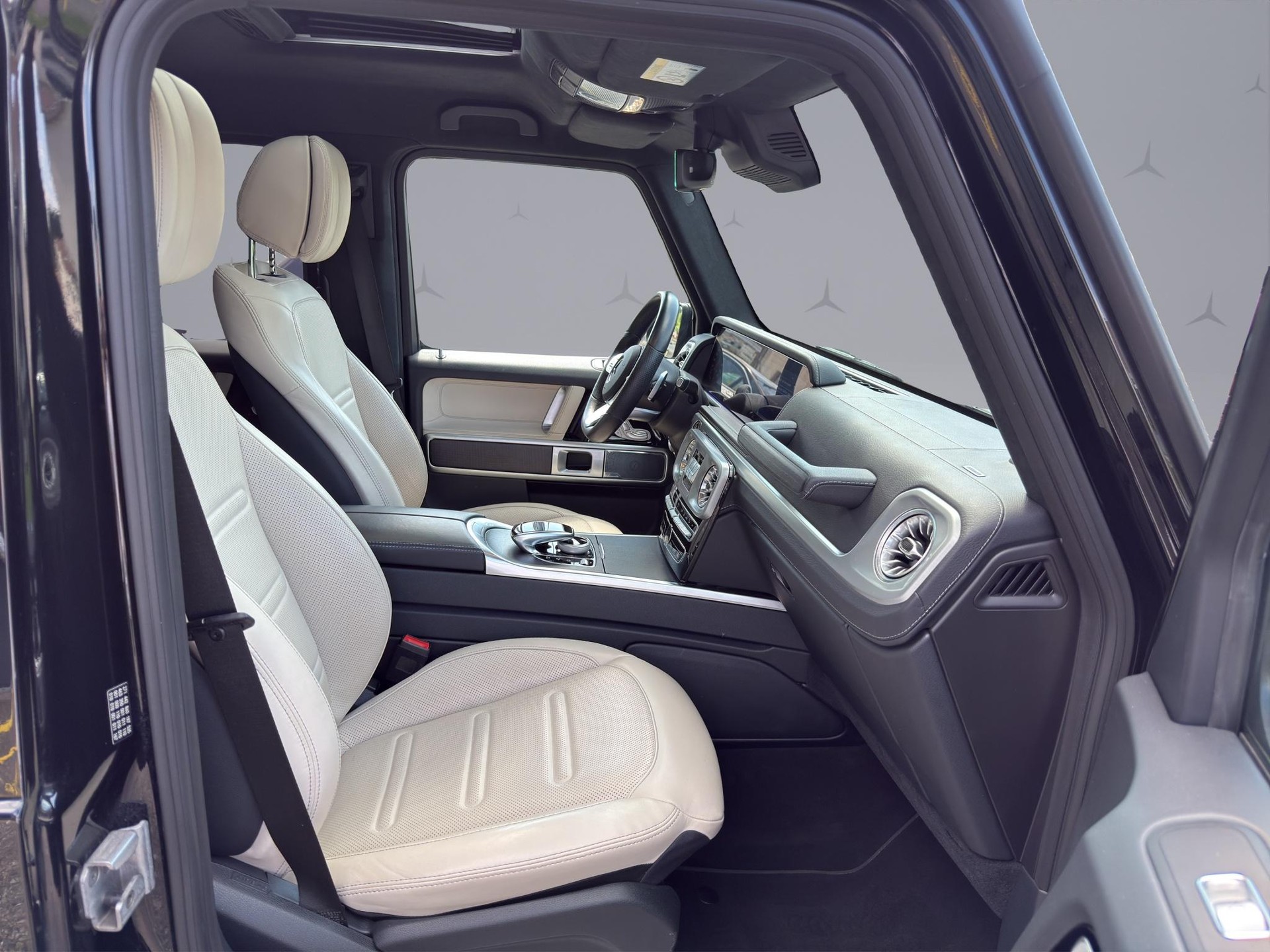 MERCEDES-BENZ G 400 d-image-16