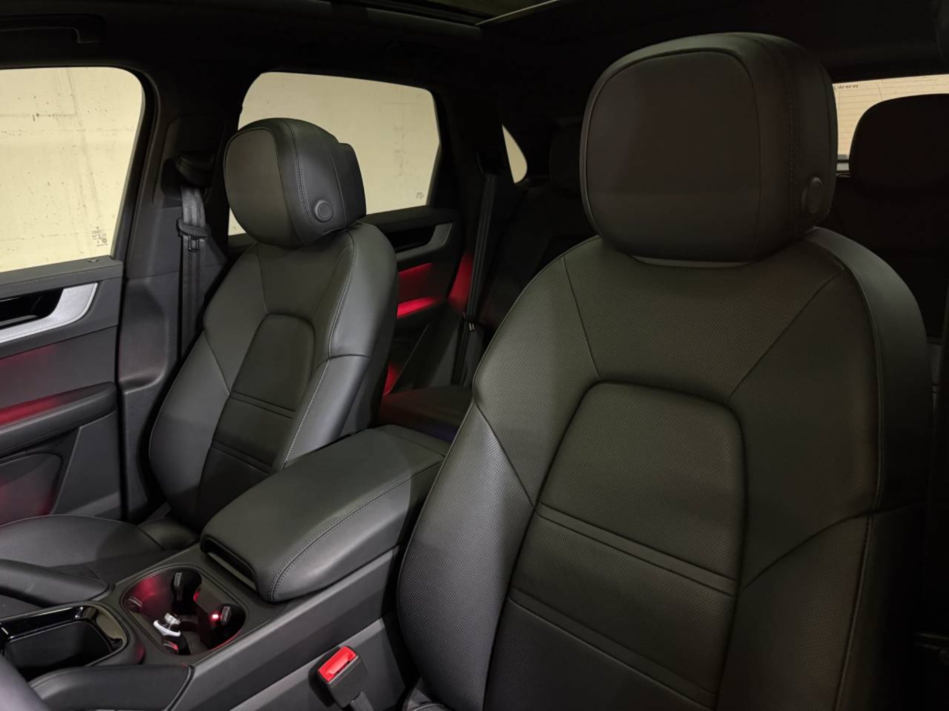 PORSCHE Cayenne-image-4
