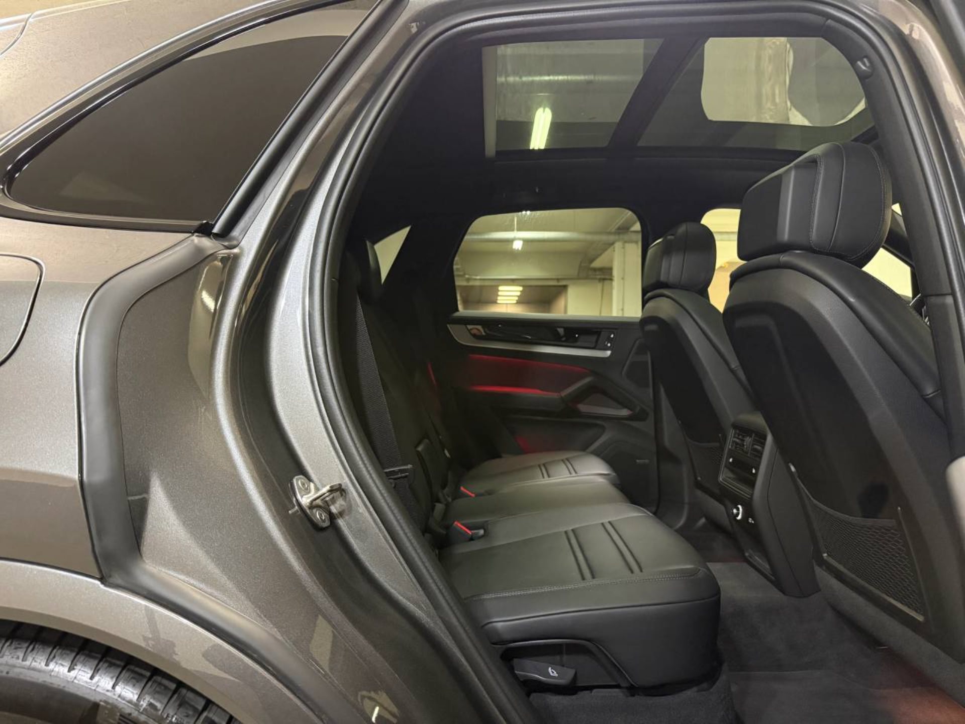 PORSCHE Cayenne-image-17