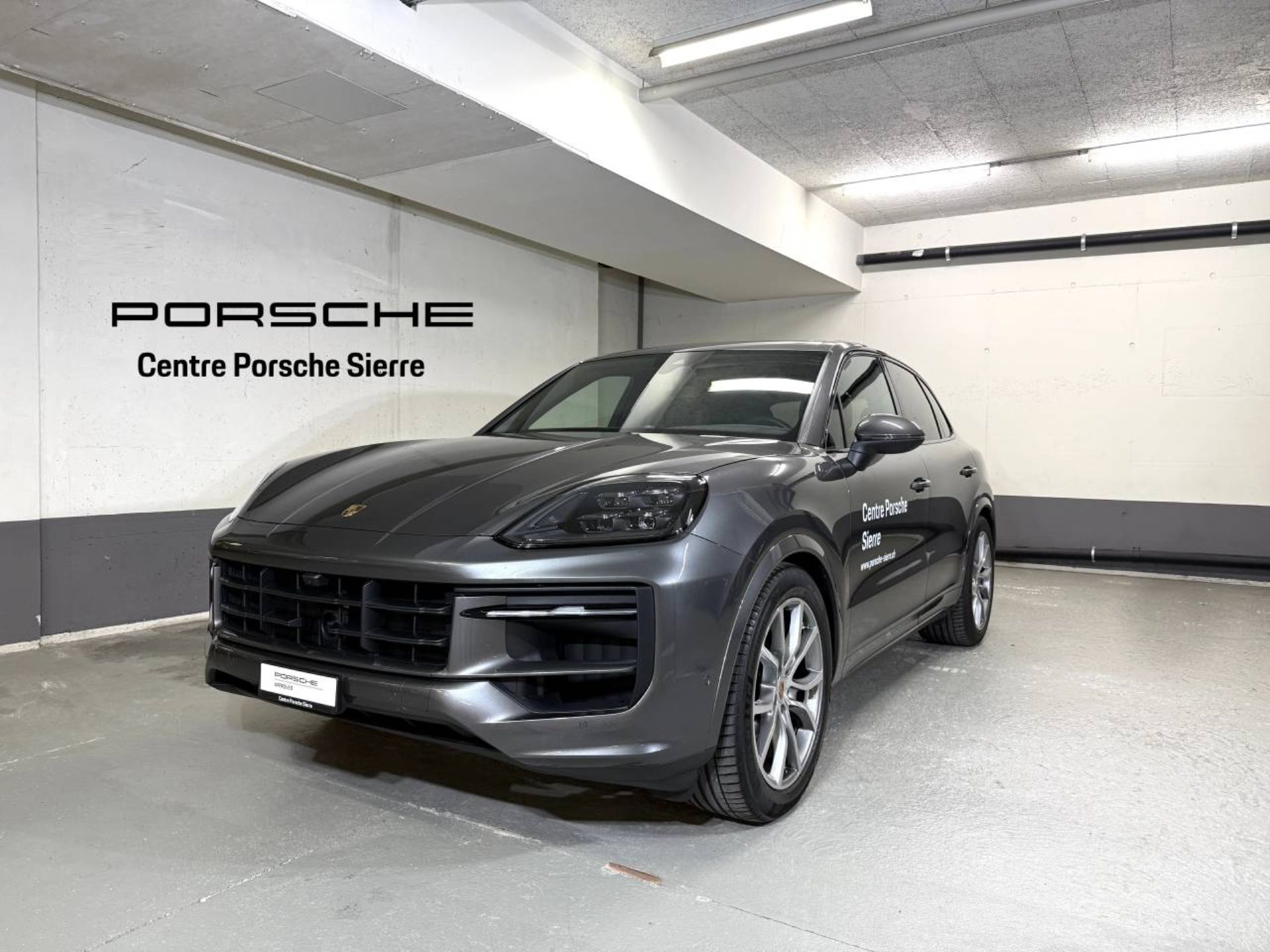 PORSCHE Cayenne-image-0
