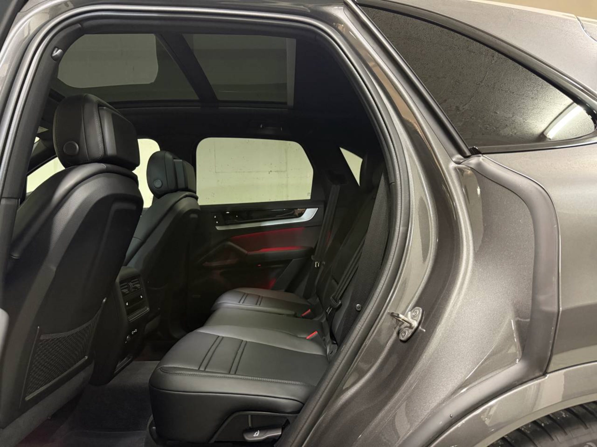 PORSCHE Cayenne-image-19
