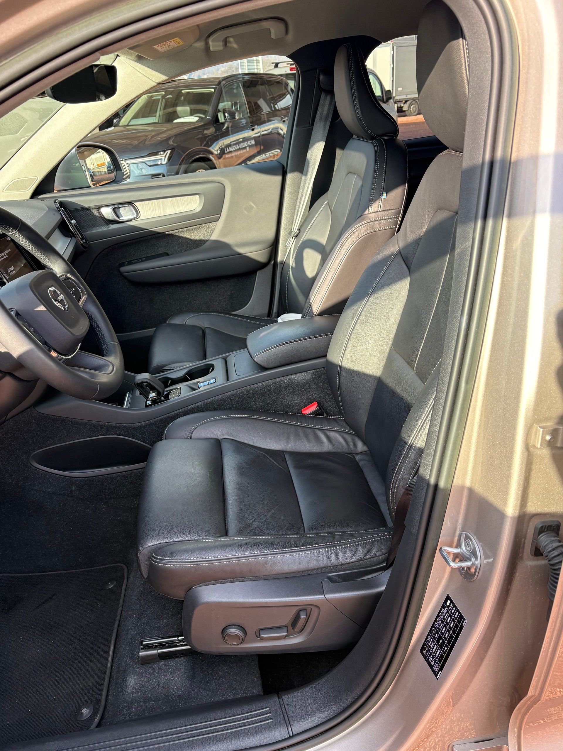 VOLVO XC40 T2 Core Geartronic-image-7