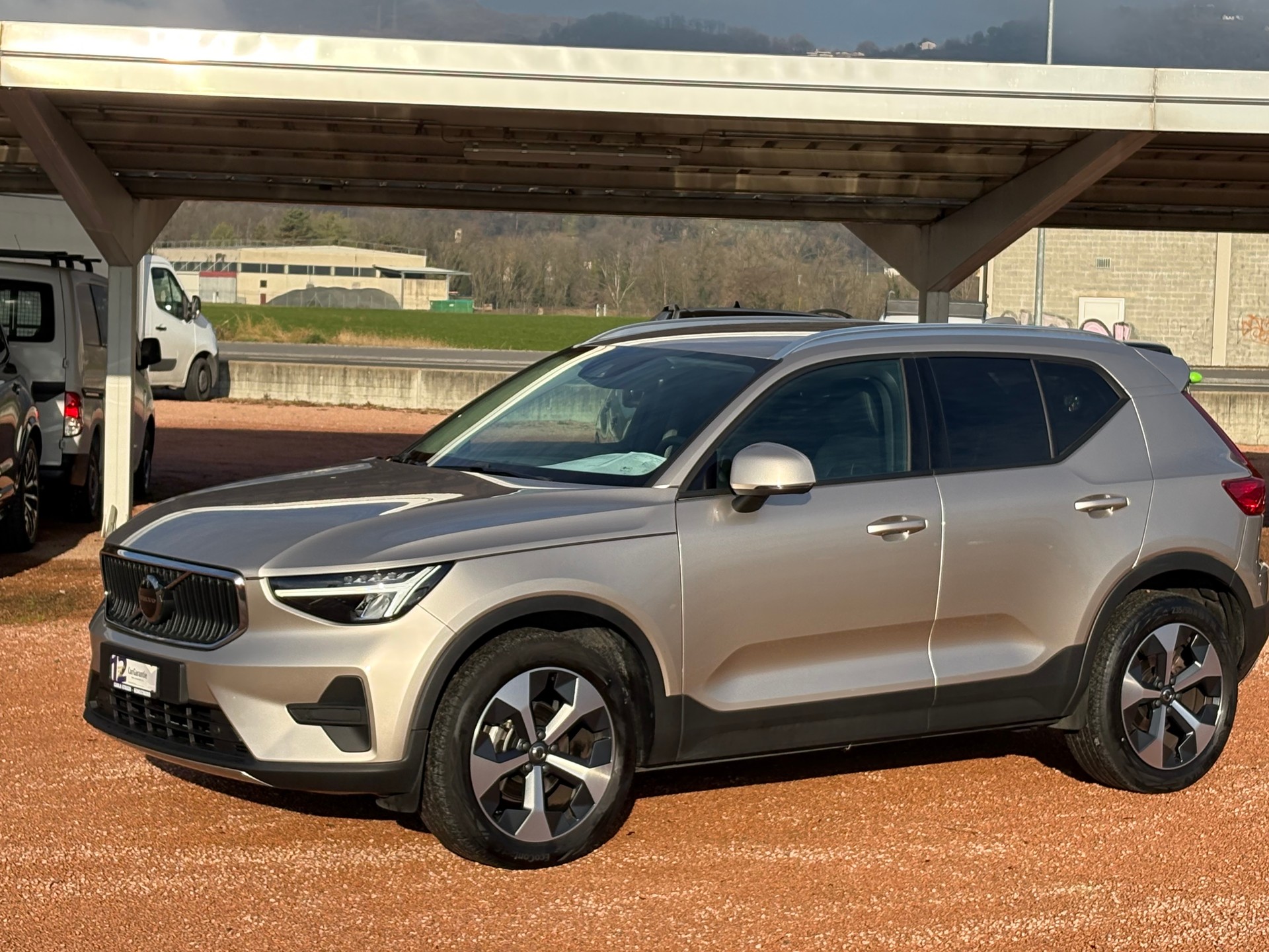 VOLVO XC40 T2 Core Geartronic-image-0