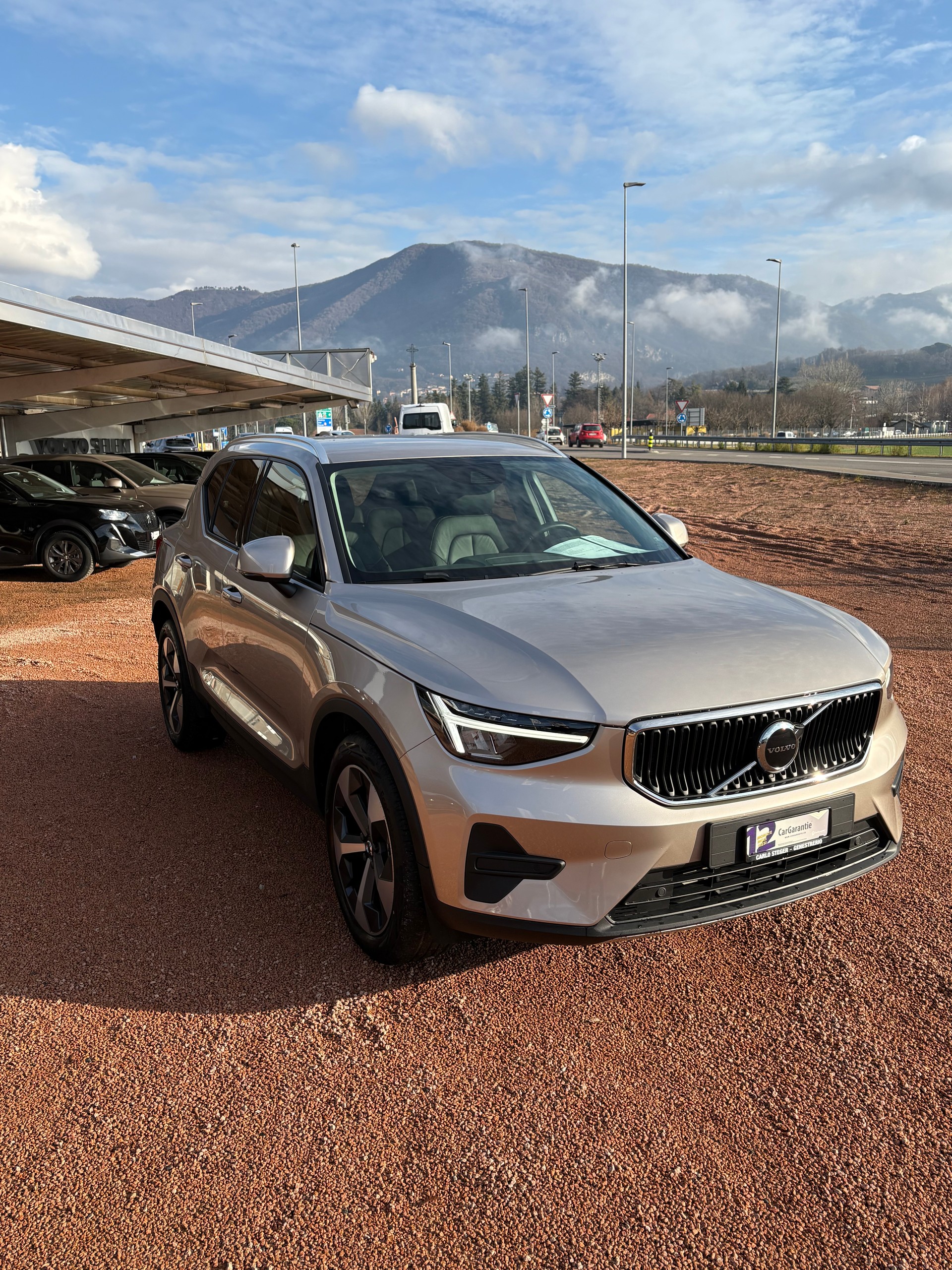 VOLVO XC40 T2 Core Geartronic-image-2