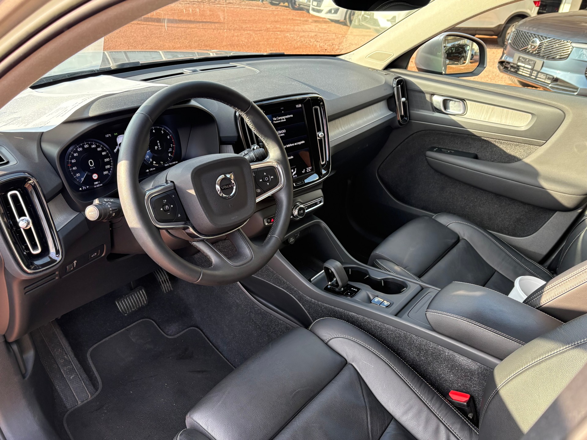 VOLVO XC40 T2 Core Geartronic-image-6