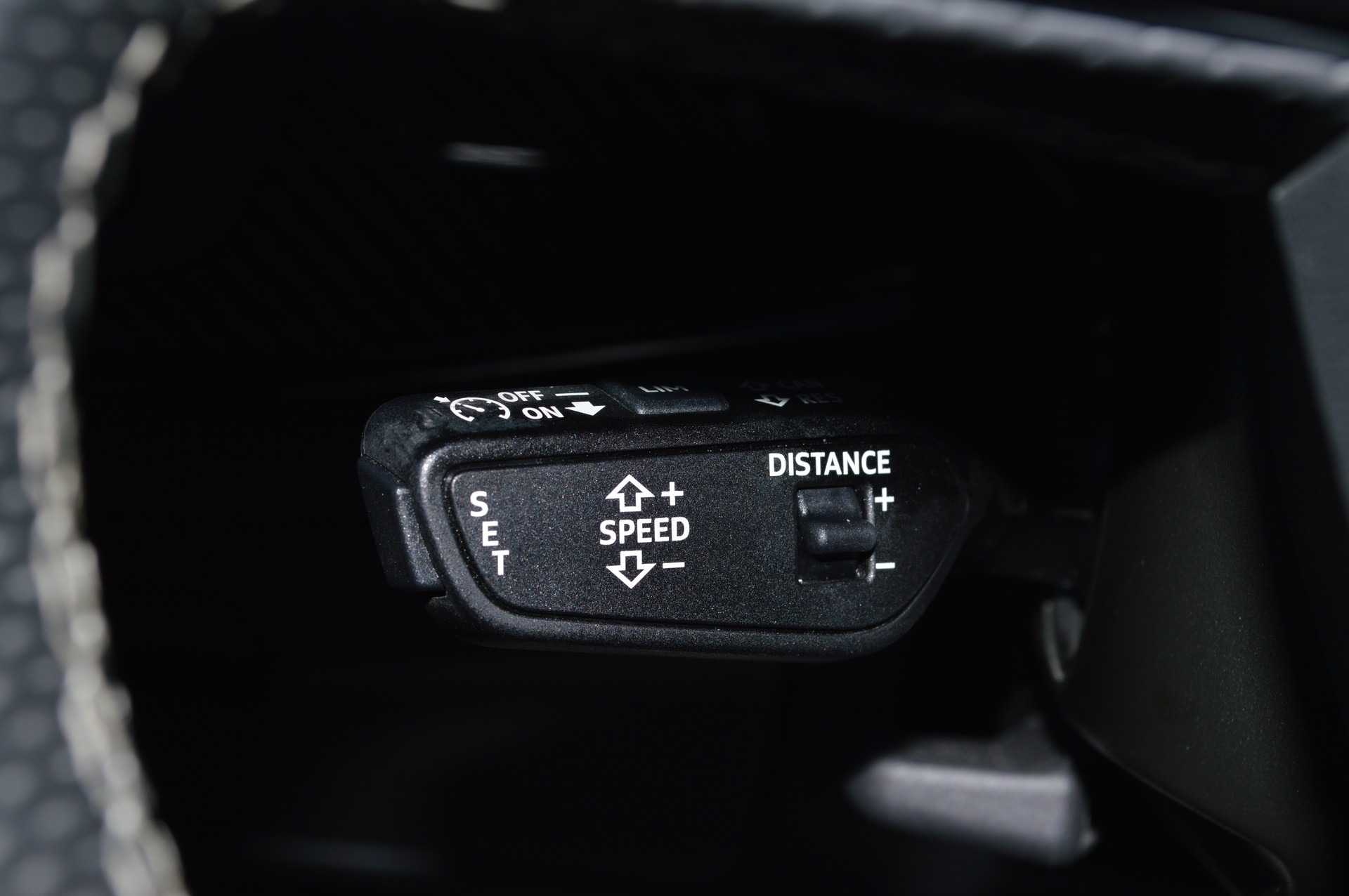 AUDI RS4 Avant quattro tiptronic-image-17