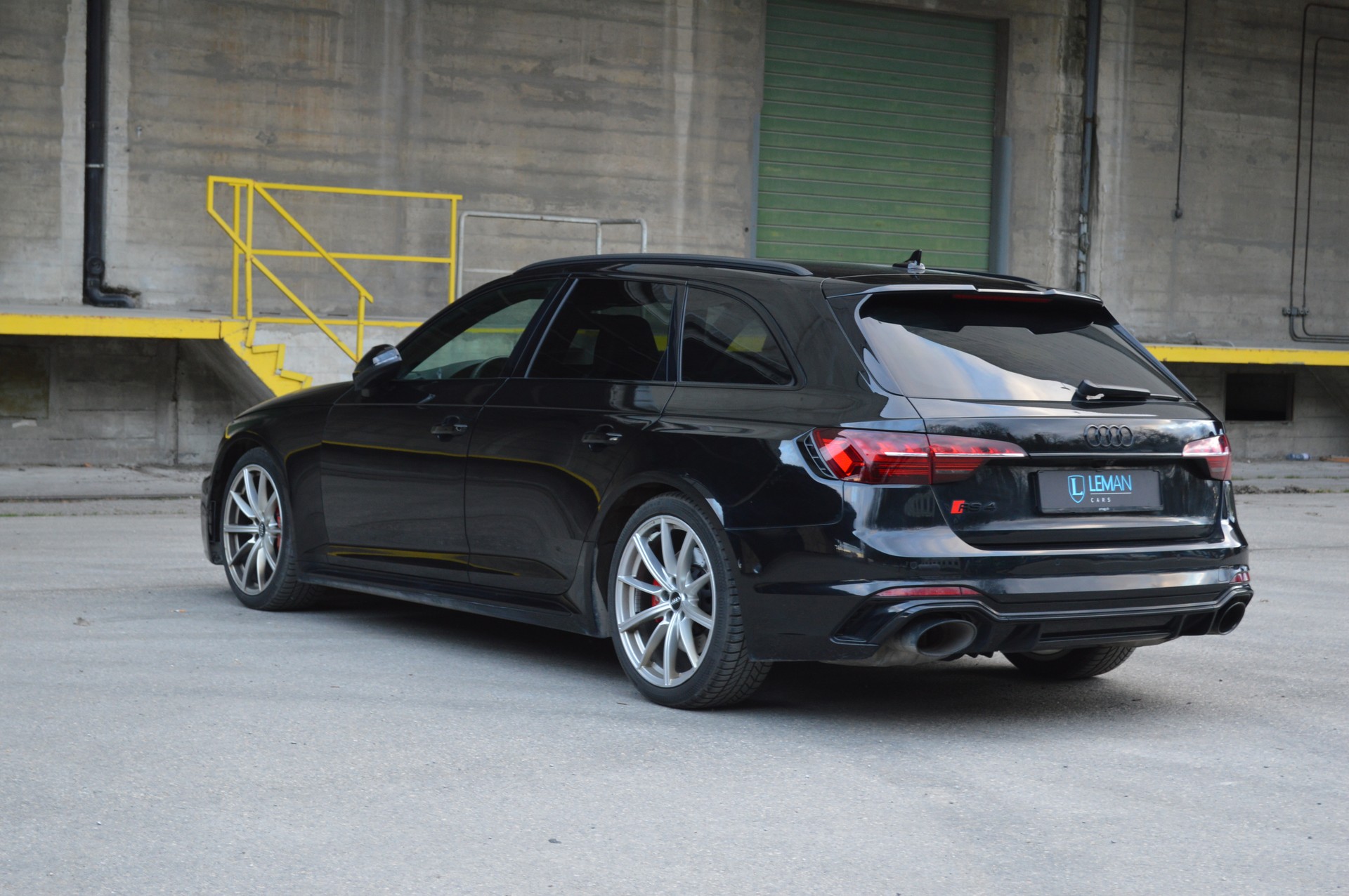 AUDI RS4 Avant quattro tiptronic-image-6