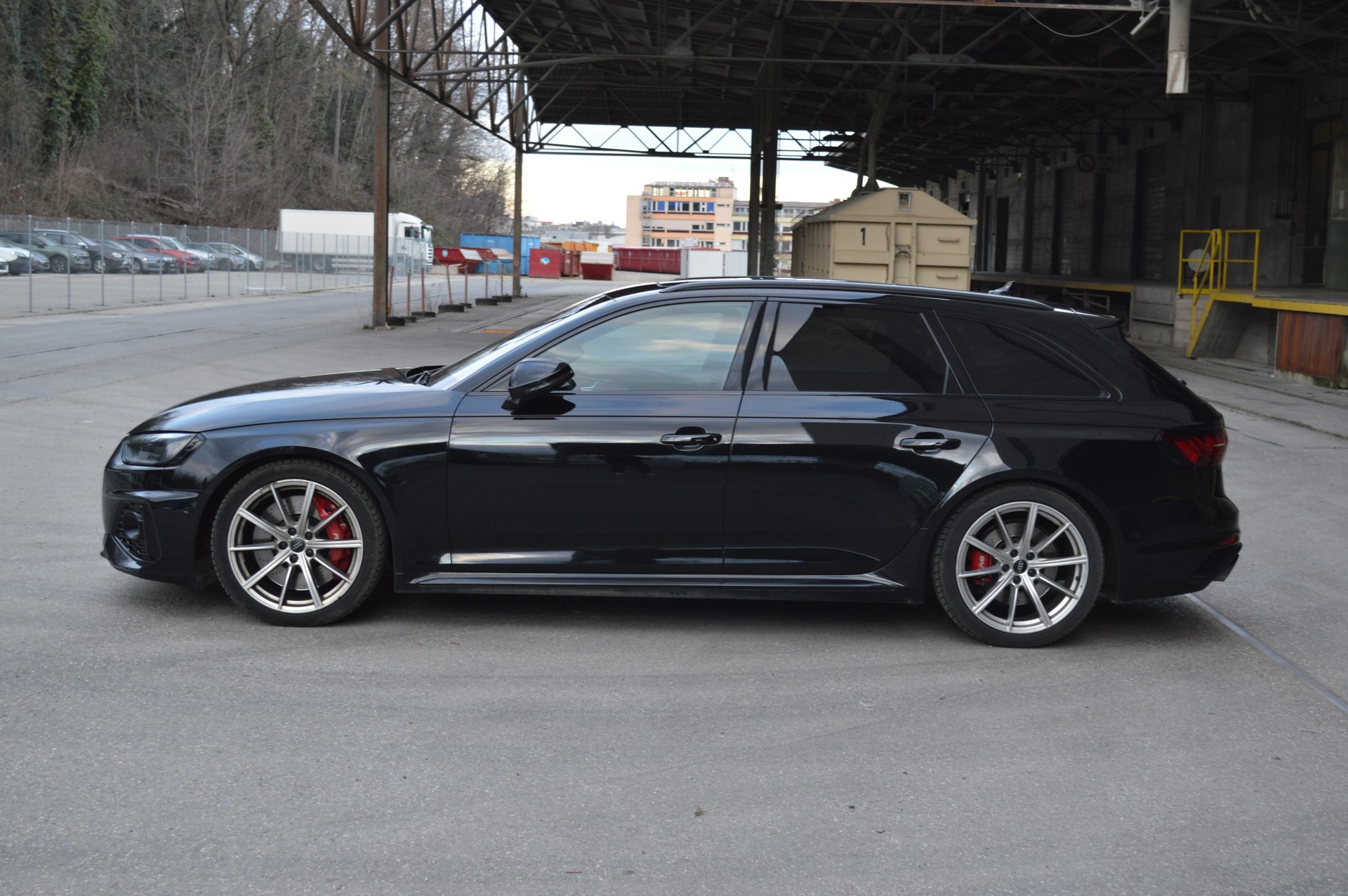 AUDI RS4 Avant quattro tiptronic-image-7