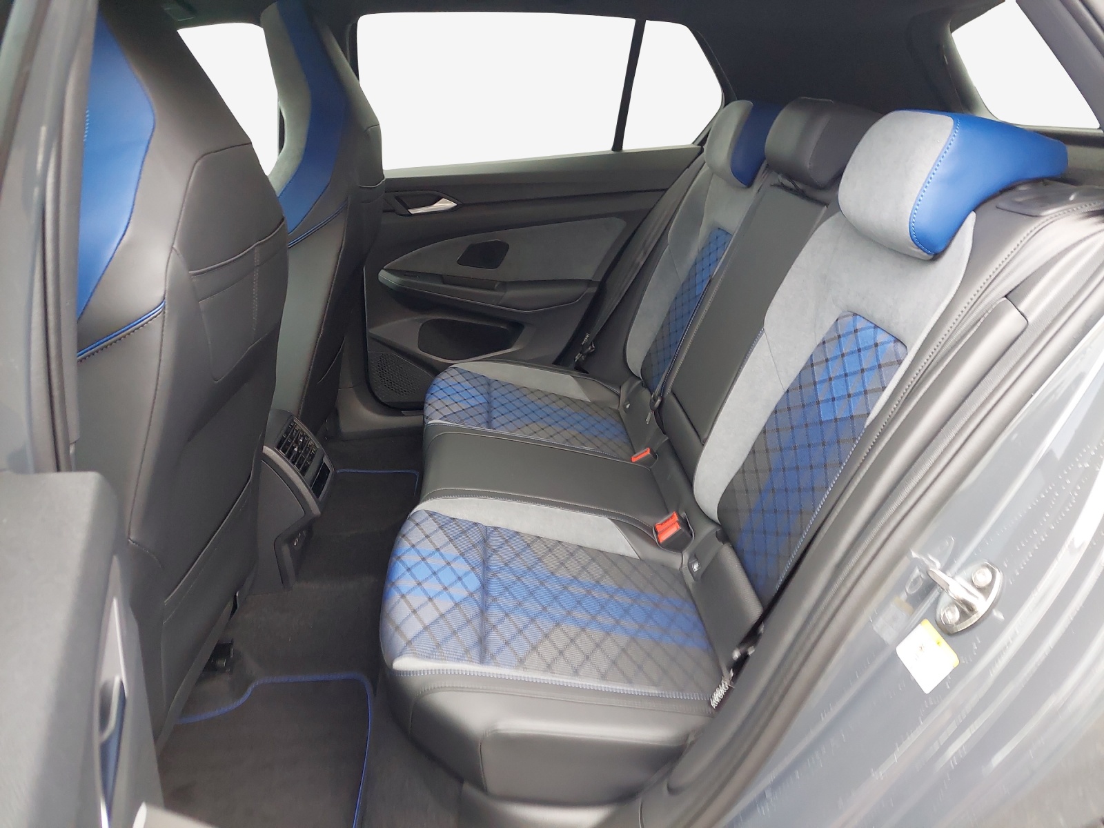 VW Golf 2.0 TSI R DSG 4 Motion-image-11