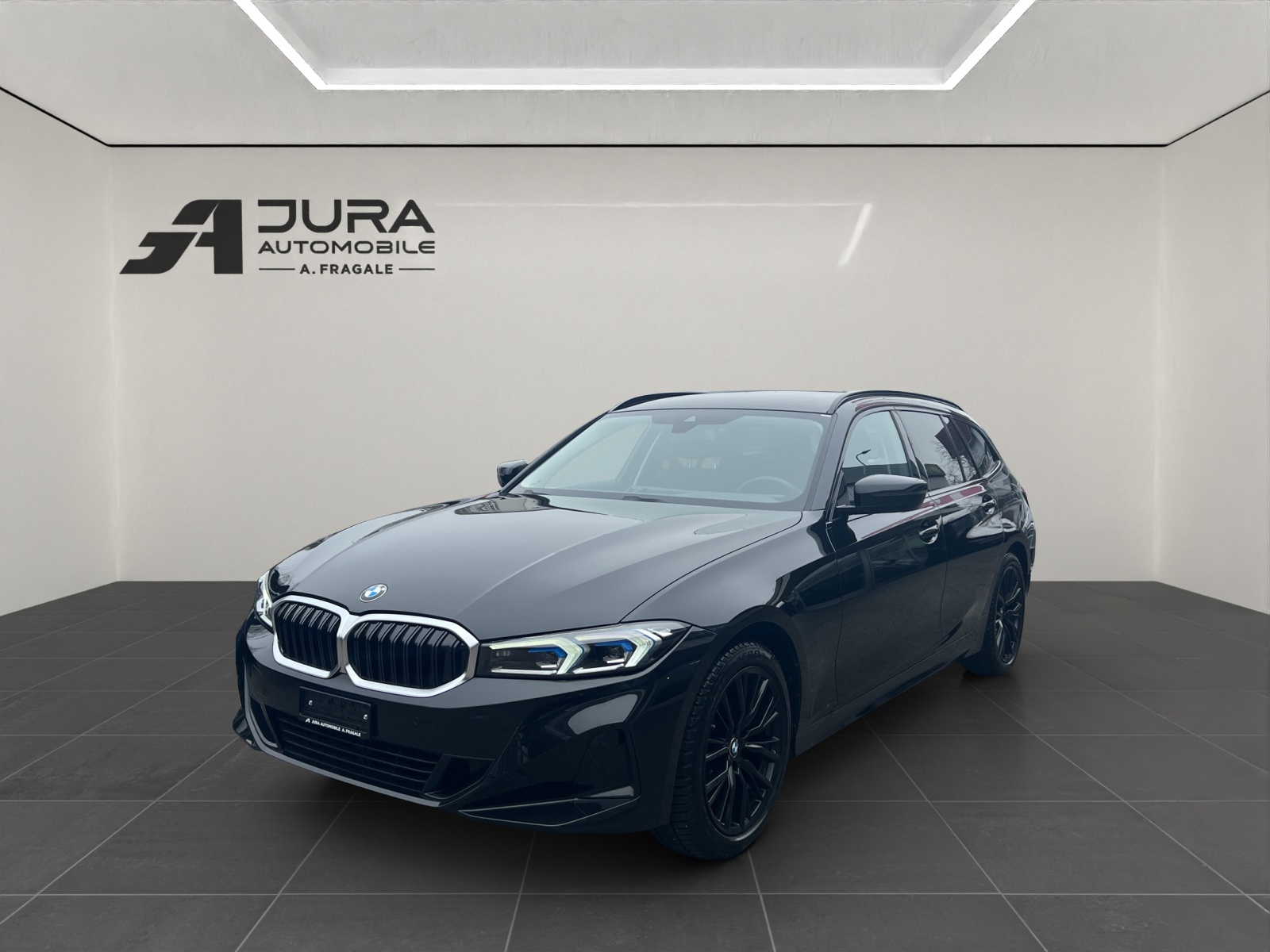 BMW 320d xDrive Touring-image-1