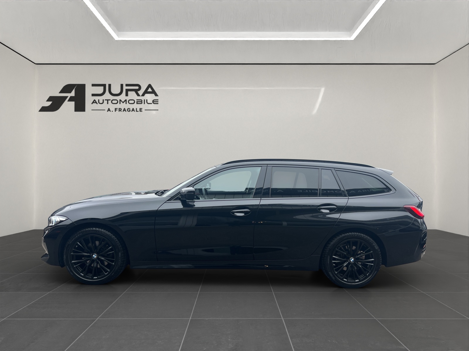 BMW 320d xDrive Touring-image-3