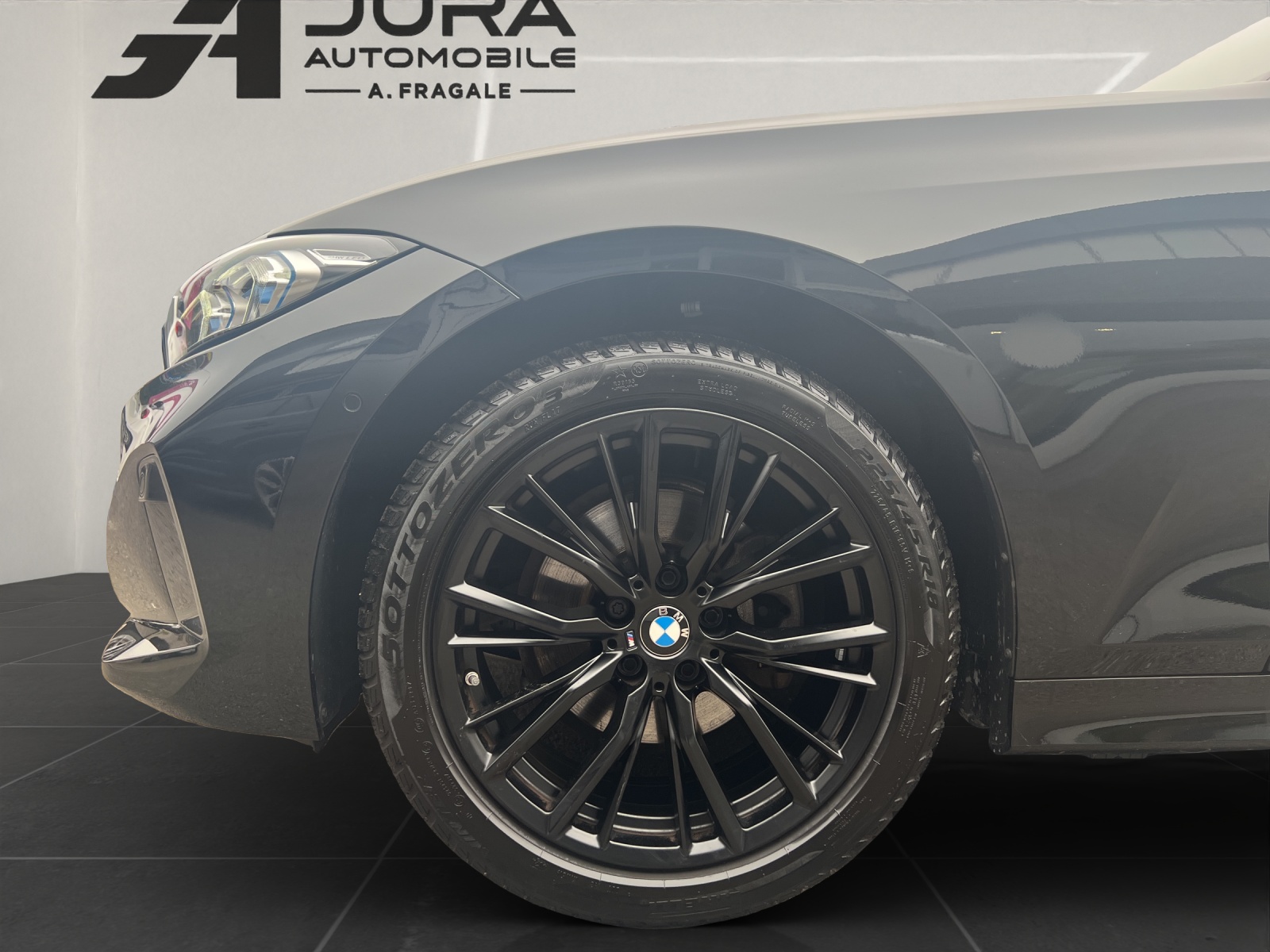 BMW 320d xDrive Touring-image-15
