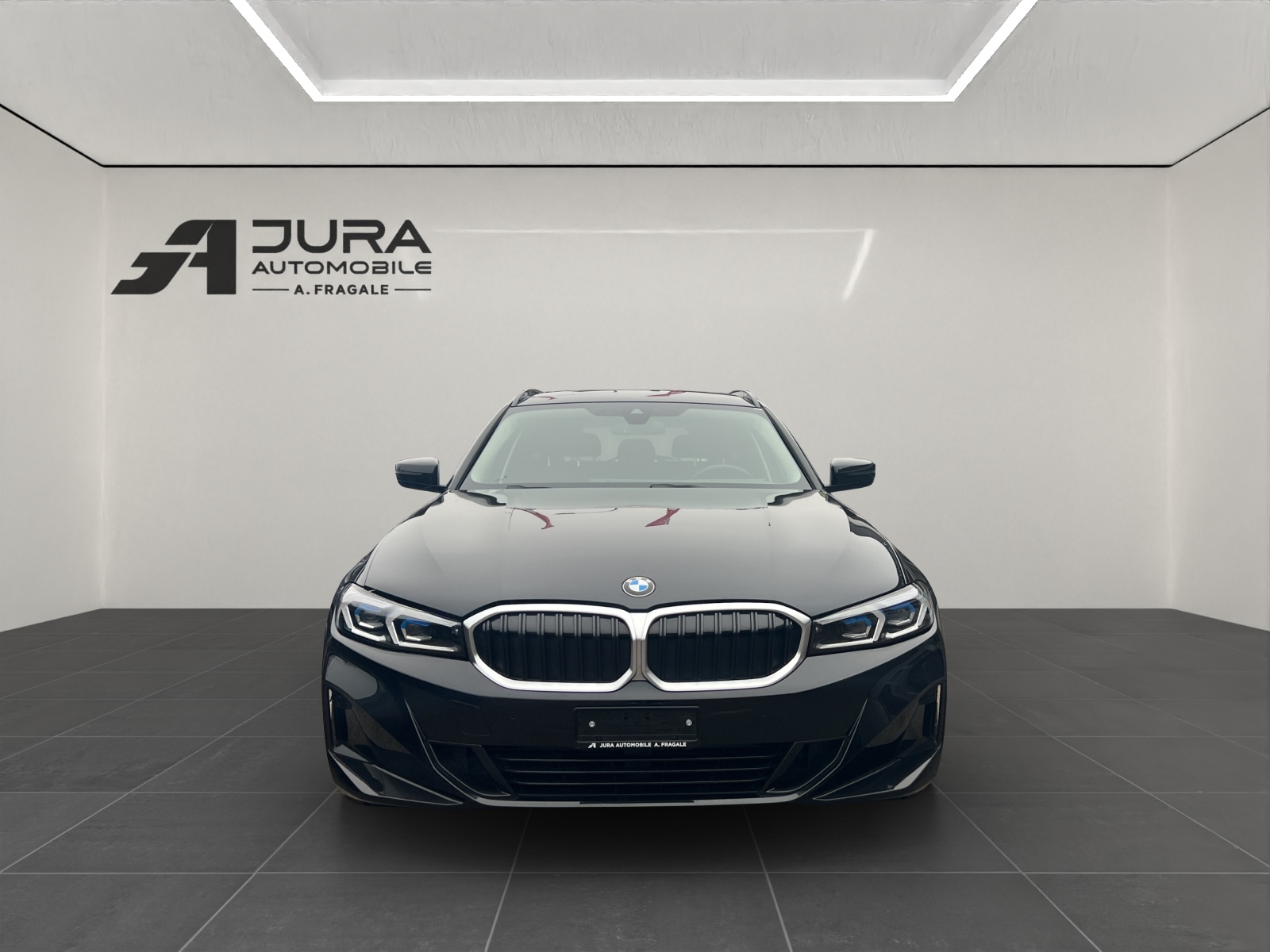BMW 320d xDrive Touring-image-2
