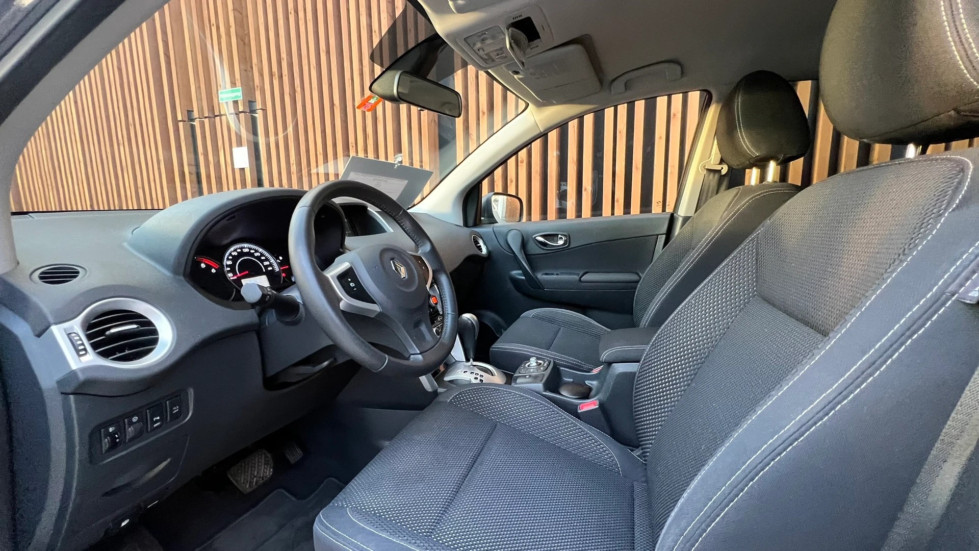 RENAULT KOLEOS 2.0 dCi DYNAMIQUE 4x4 AUTOMATIC l 150 PS-image-19