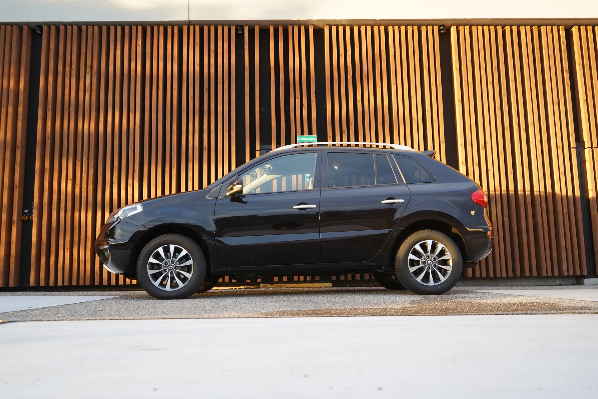 RENAULT KOLEOS 2.0 dCi DYNAMIQUE 4x4 AUTOMATIC l 150 PS-image-1