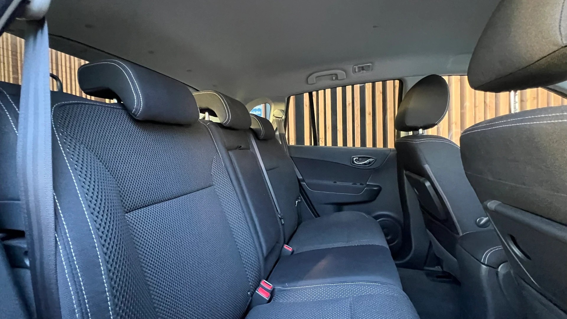 RENAULT KOLEOS 2.0 dCi DYNAMIQUE 4x4 AUTOMATIC l 150 PS-image-23