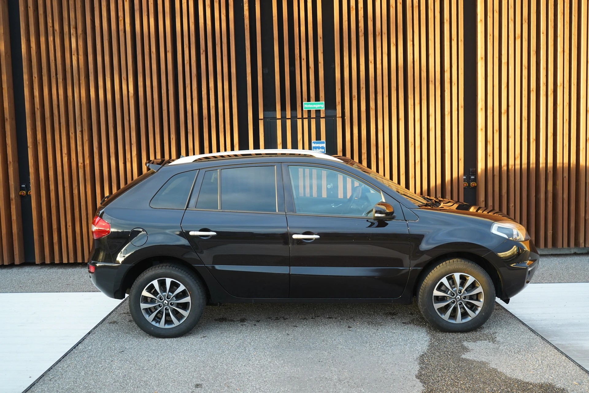 RENAULT KOLEOS 2.0 dCi DYNAMIQUE 4x4 AUTOMATIC l 150 PS-image-4