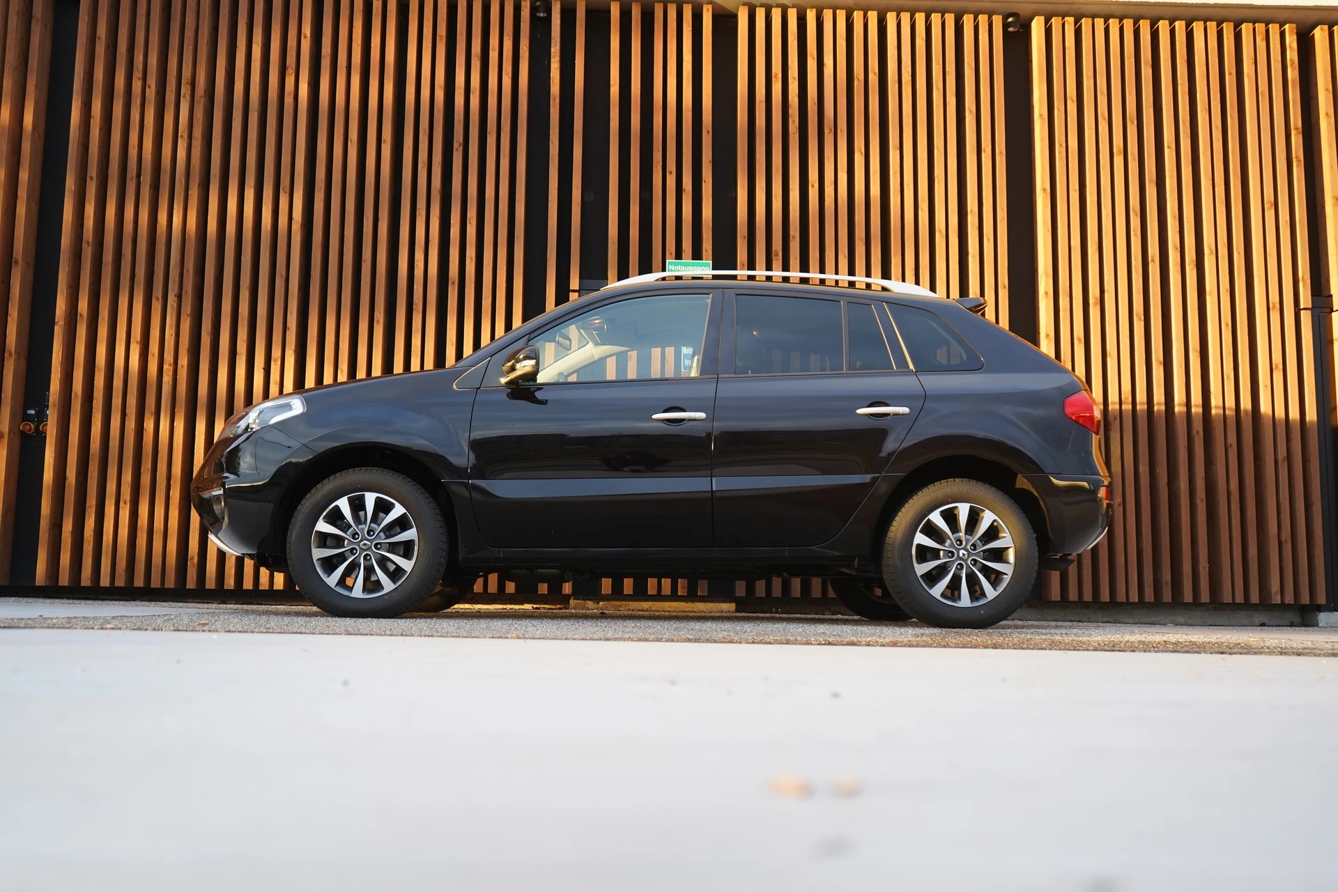 RENAULT KOLEOS 2.0 dCi DYNAMIQUE 4x4 AUTOMATIC l 150 PS-image-3